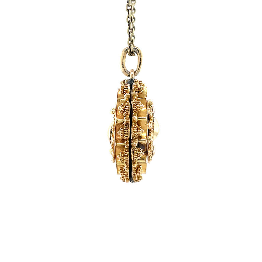Vintage 14 kt gold filigree pendant