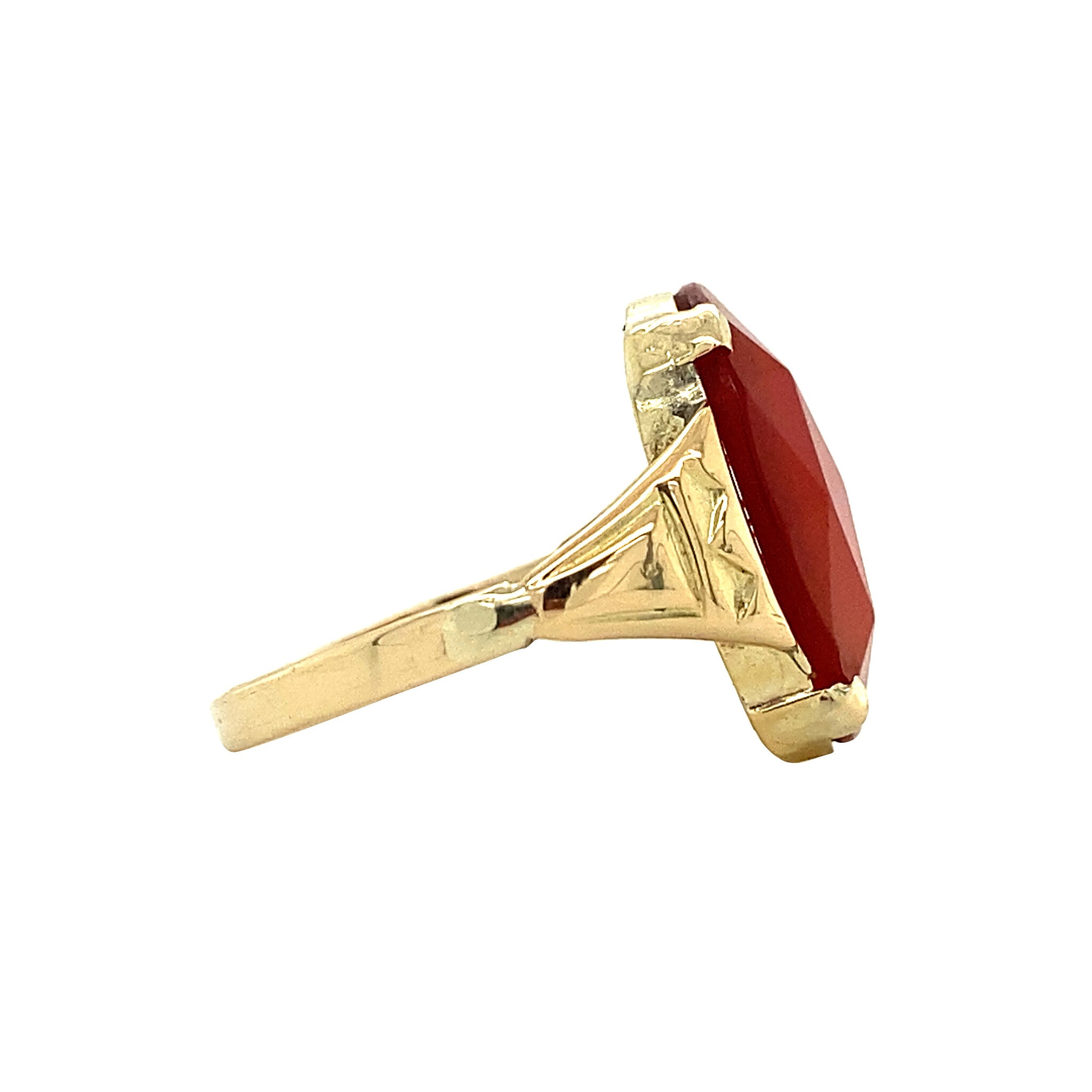 Ring with carnelian 12 kt