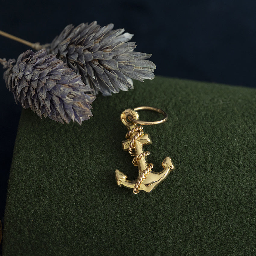 Vintage gold anchor pendant 14 kt