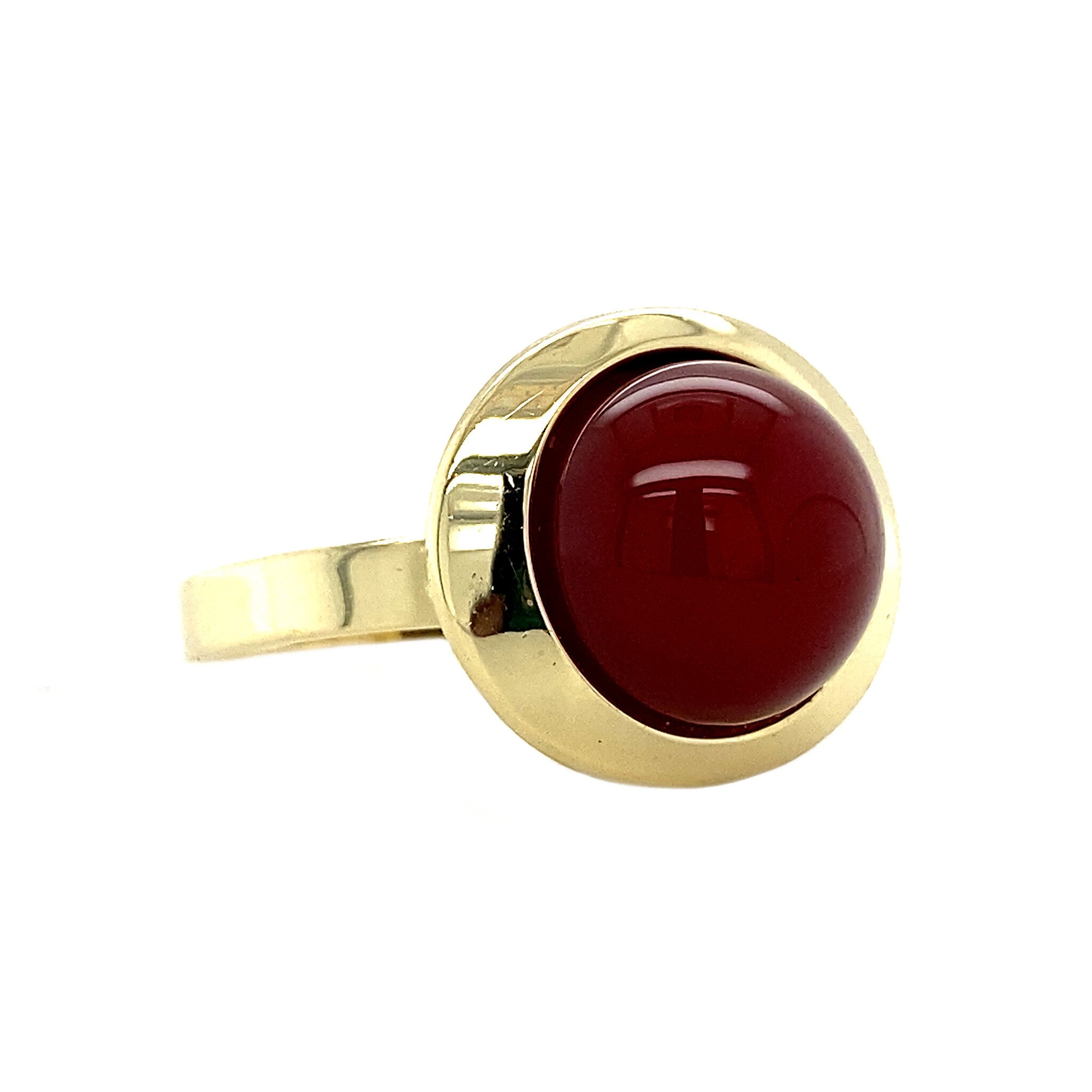 Gold ring with carnelian 14 kt