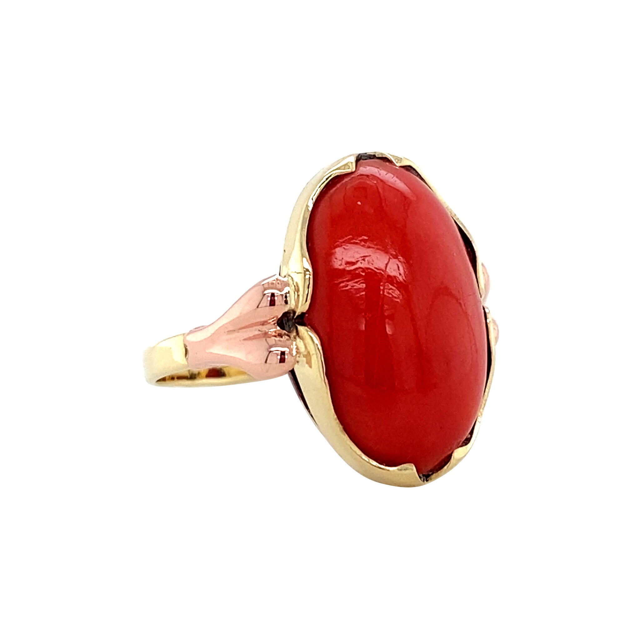Golden ring with blood coral 14 kt