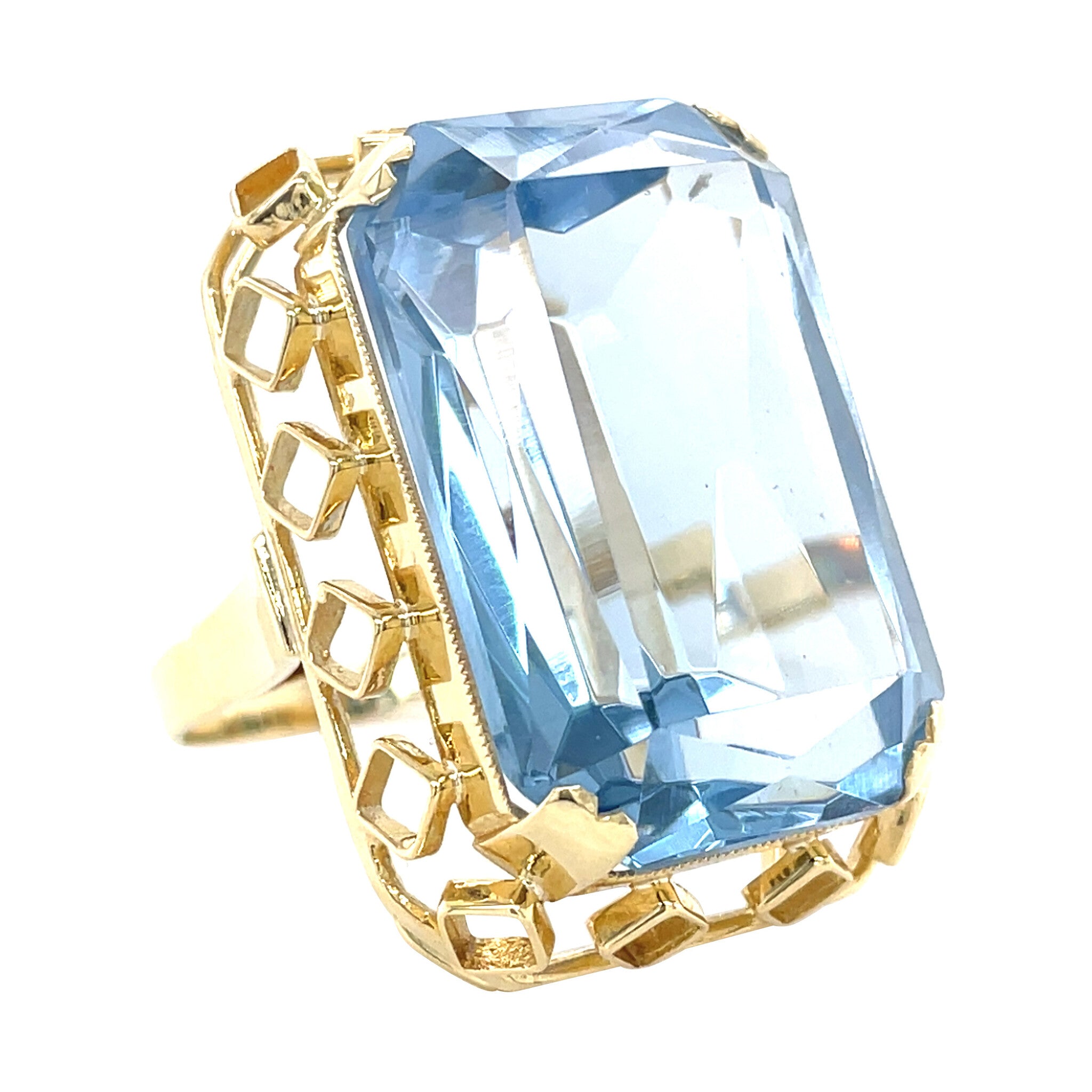 Golden vintage ring with spinel 14 kt