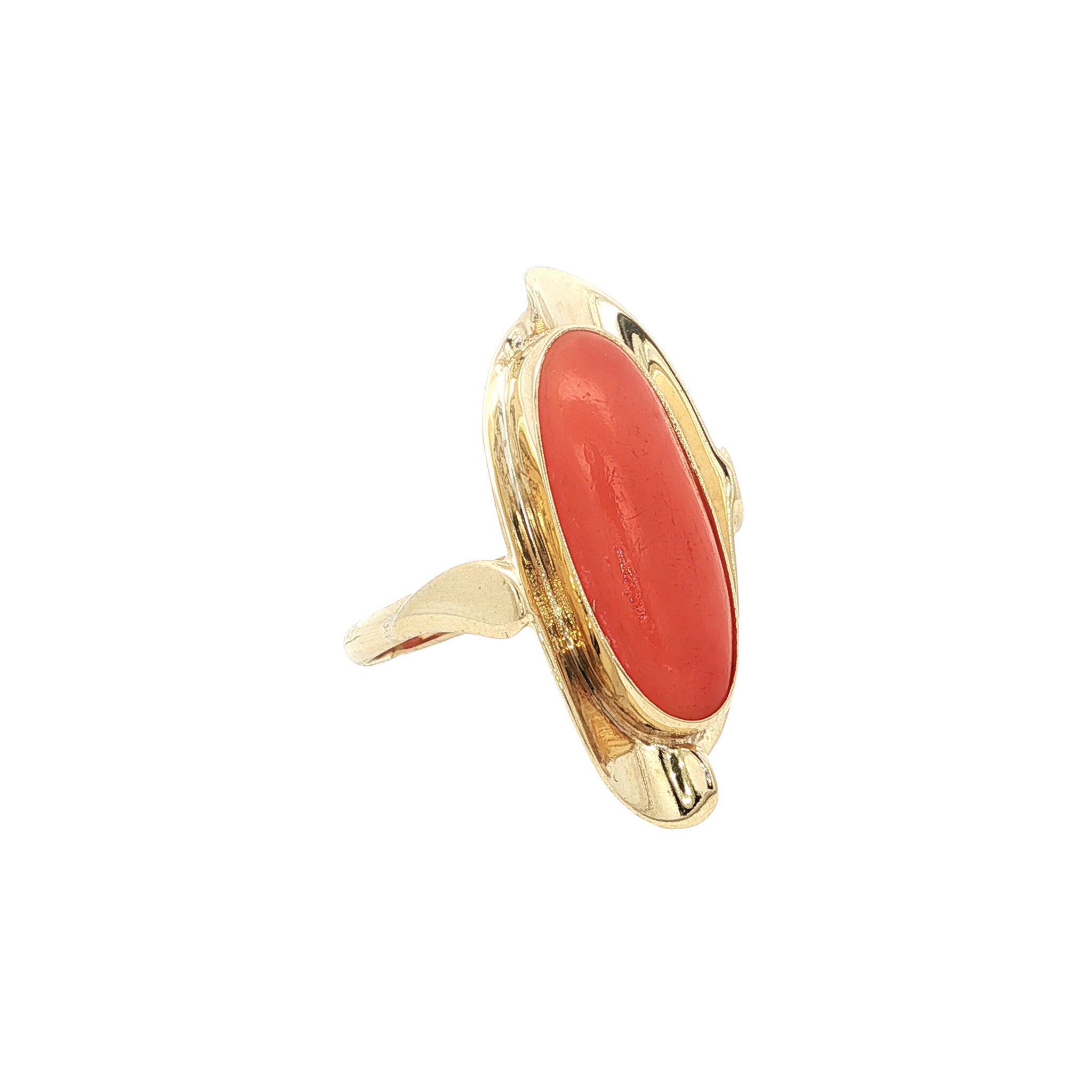 Gold vintage ring with blood coral 14 kt