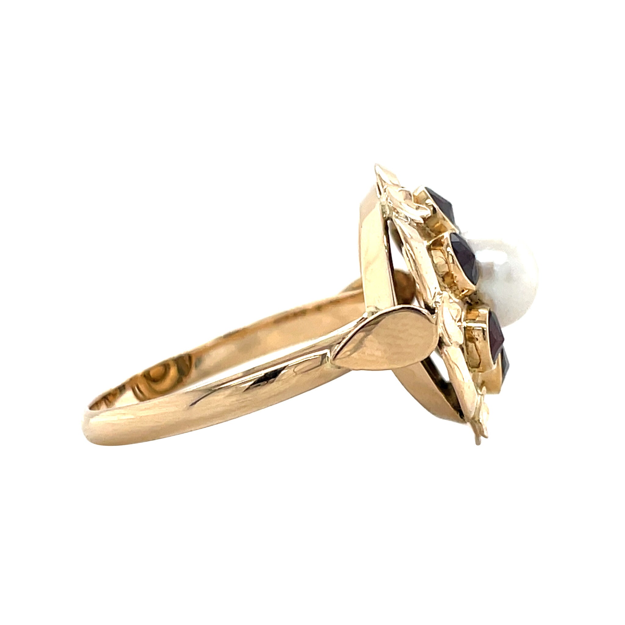 Gouden vintage entourage ring met parel en granaat 14 krt