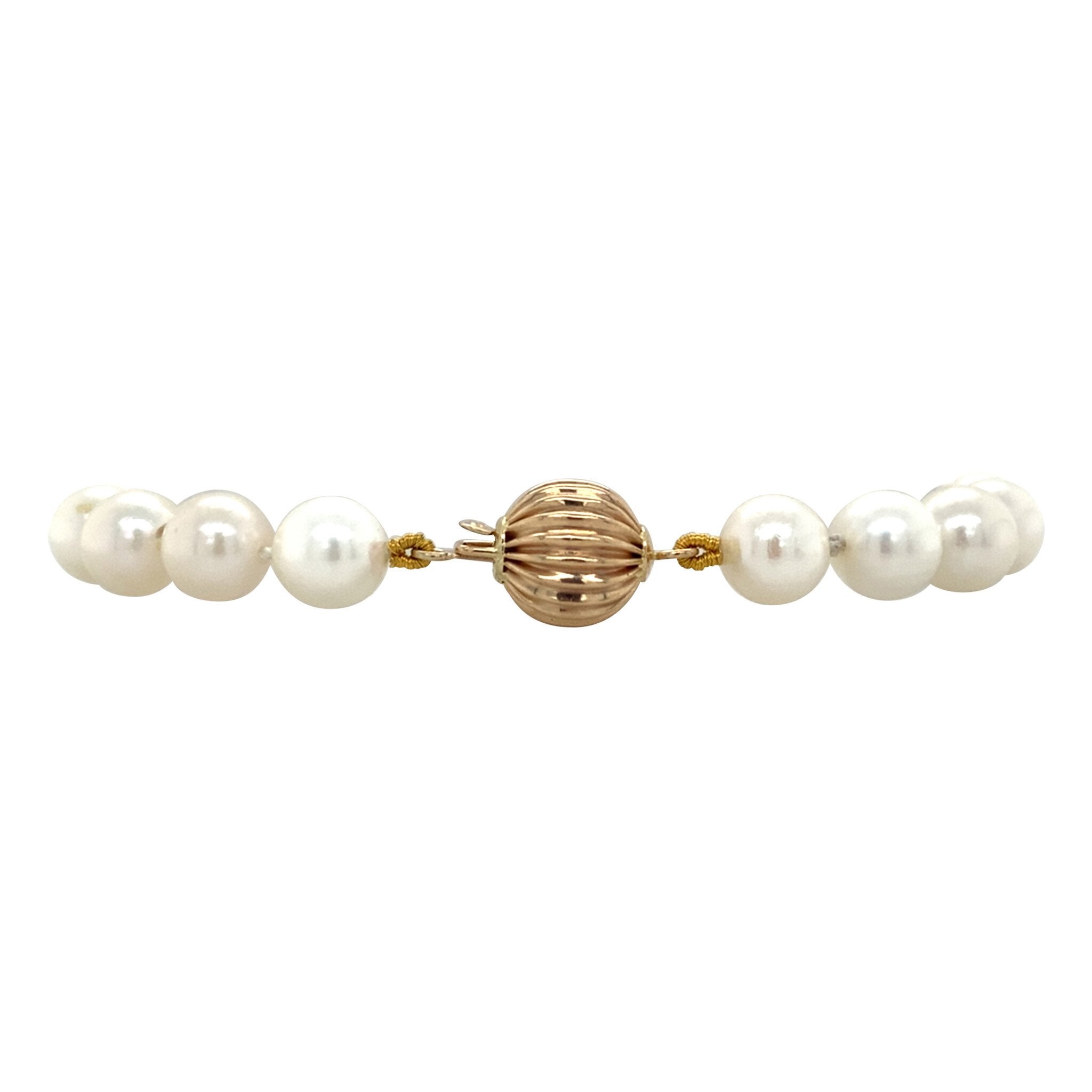 Pearl bracelet with 14 kt gold clasp
