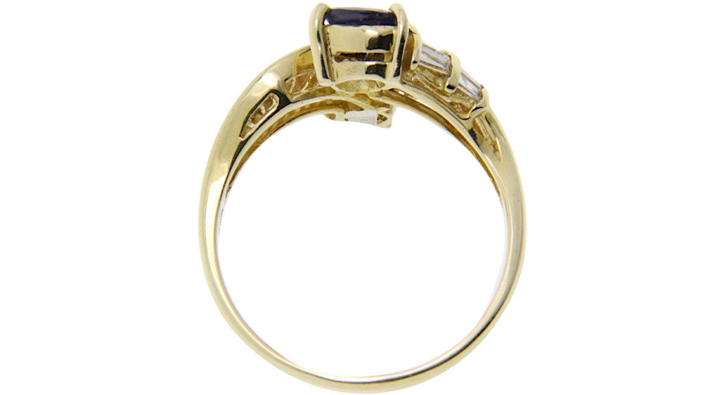 Gold ring with sapphire and diamond, 14 kt — New