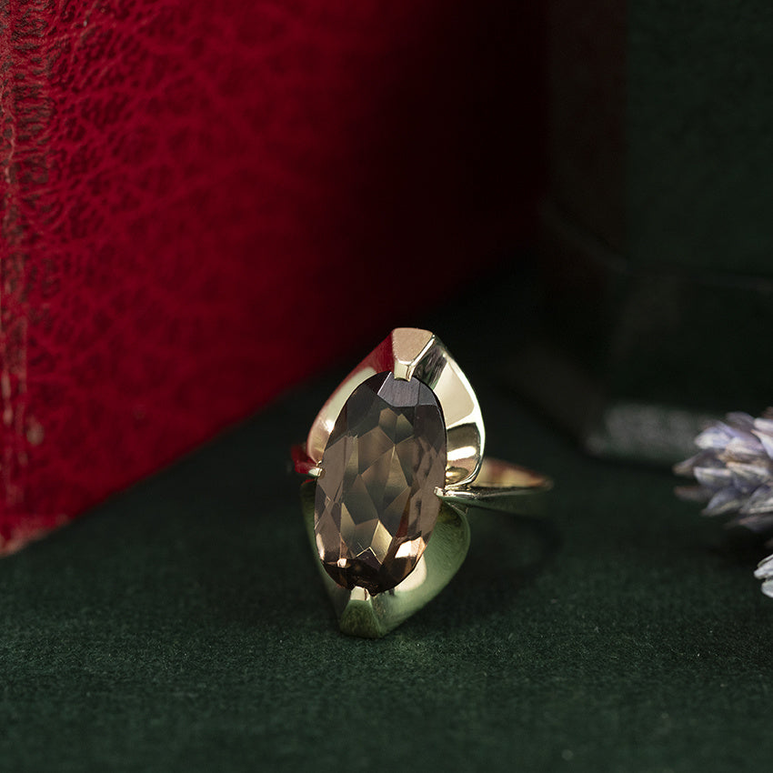 Gouden vintage ring met rooktopaas 14 kt