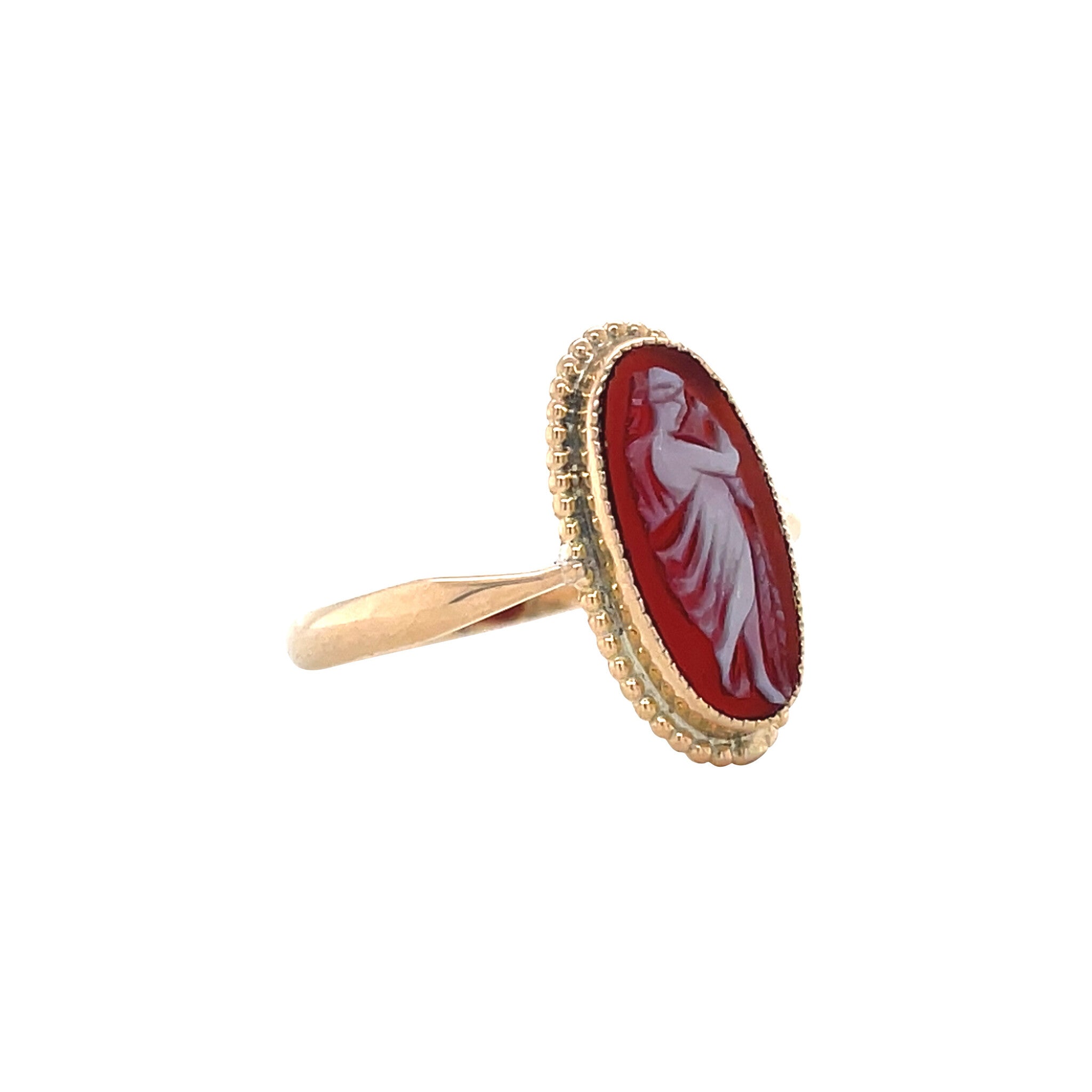 Golden vintage ring with sardonyx cameo 14 ct