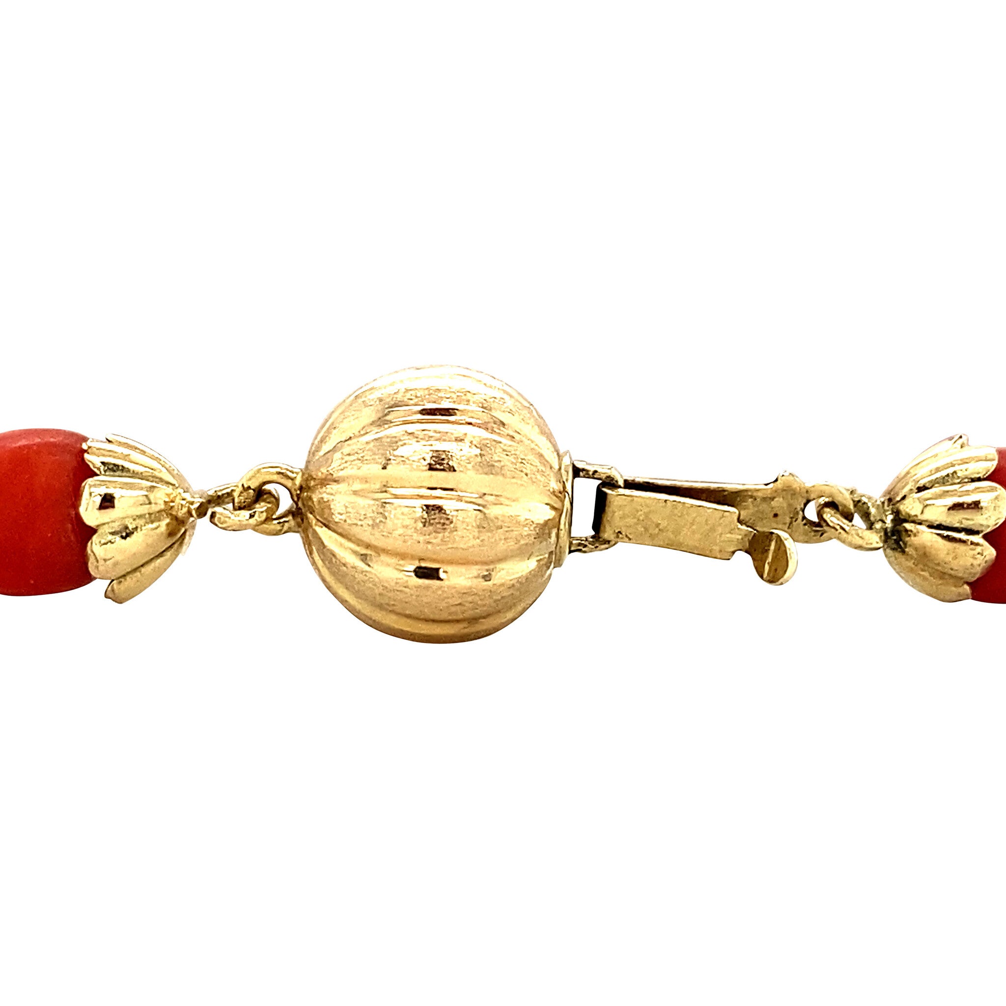 Blood coral bracelet with gold clasp 14 krt