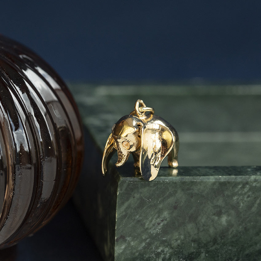 Vintage gold elephant pendant 14 kt