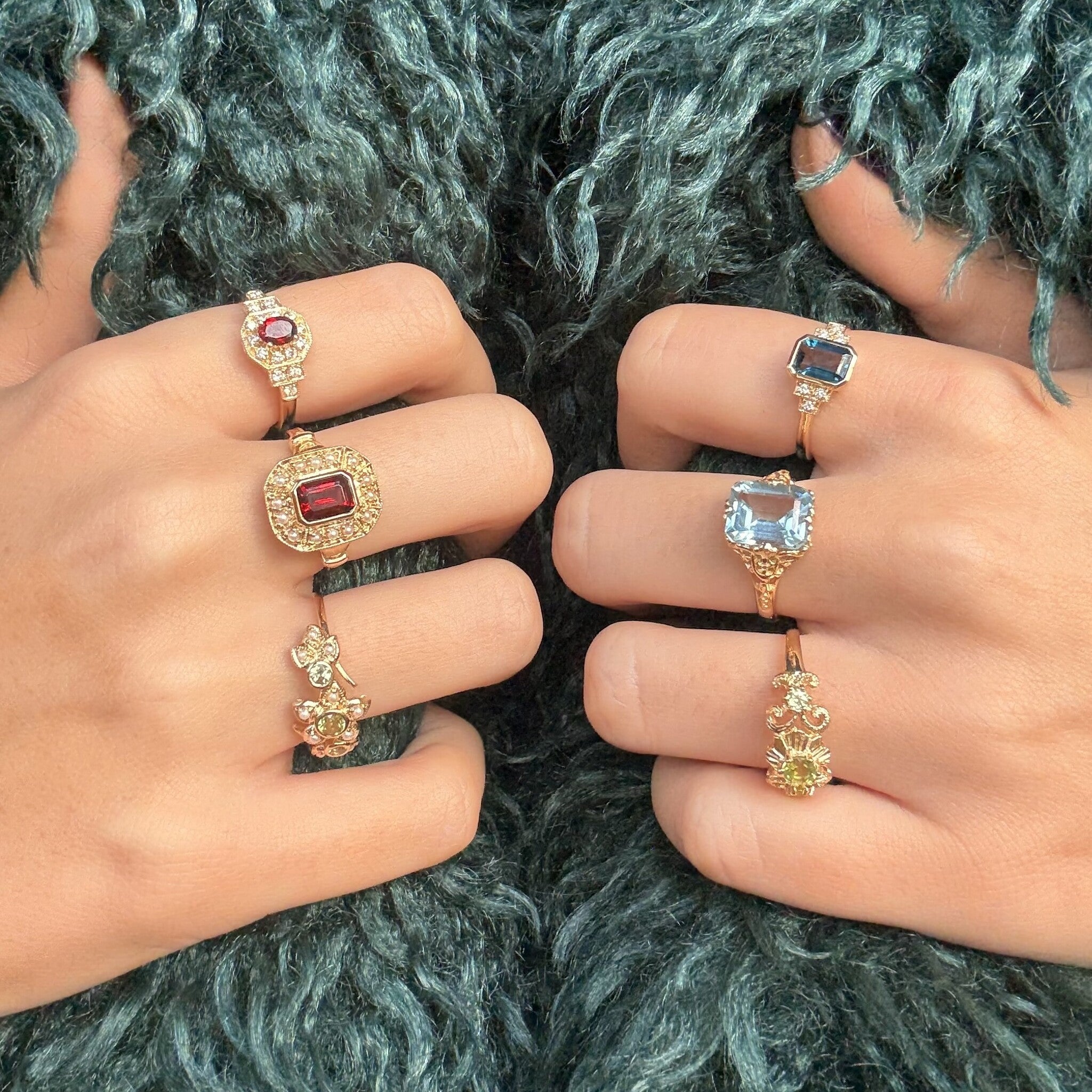 Gouden ring met granaat en diamant 14 kt