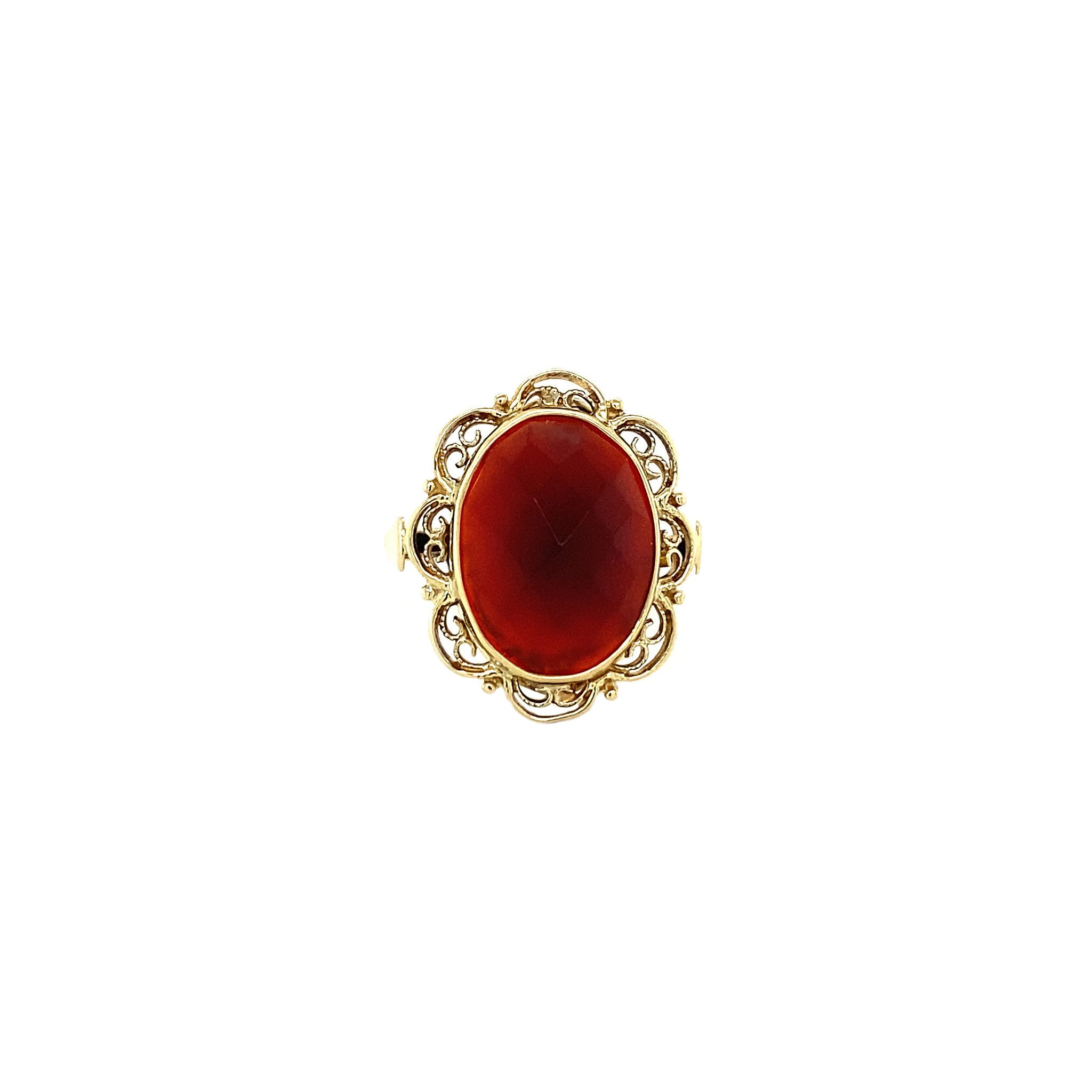 Gold ring with carnelian, 14 kt