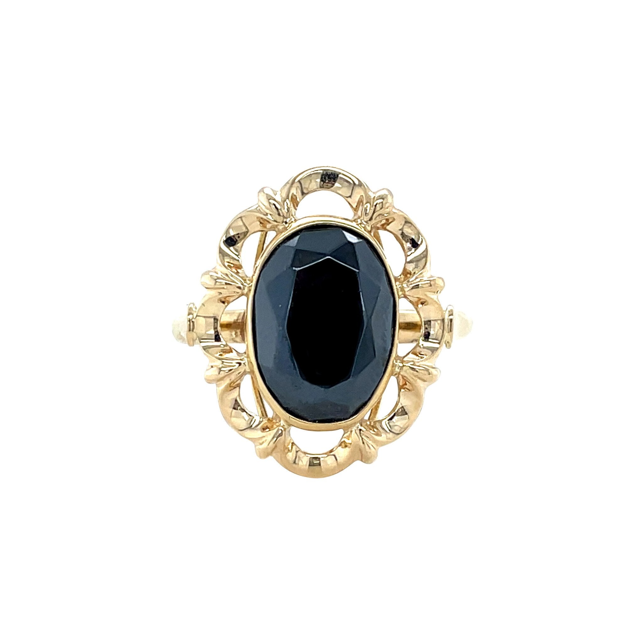 Golden vintage ring with hematite 14 carat