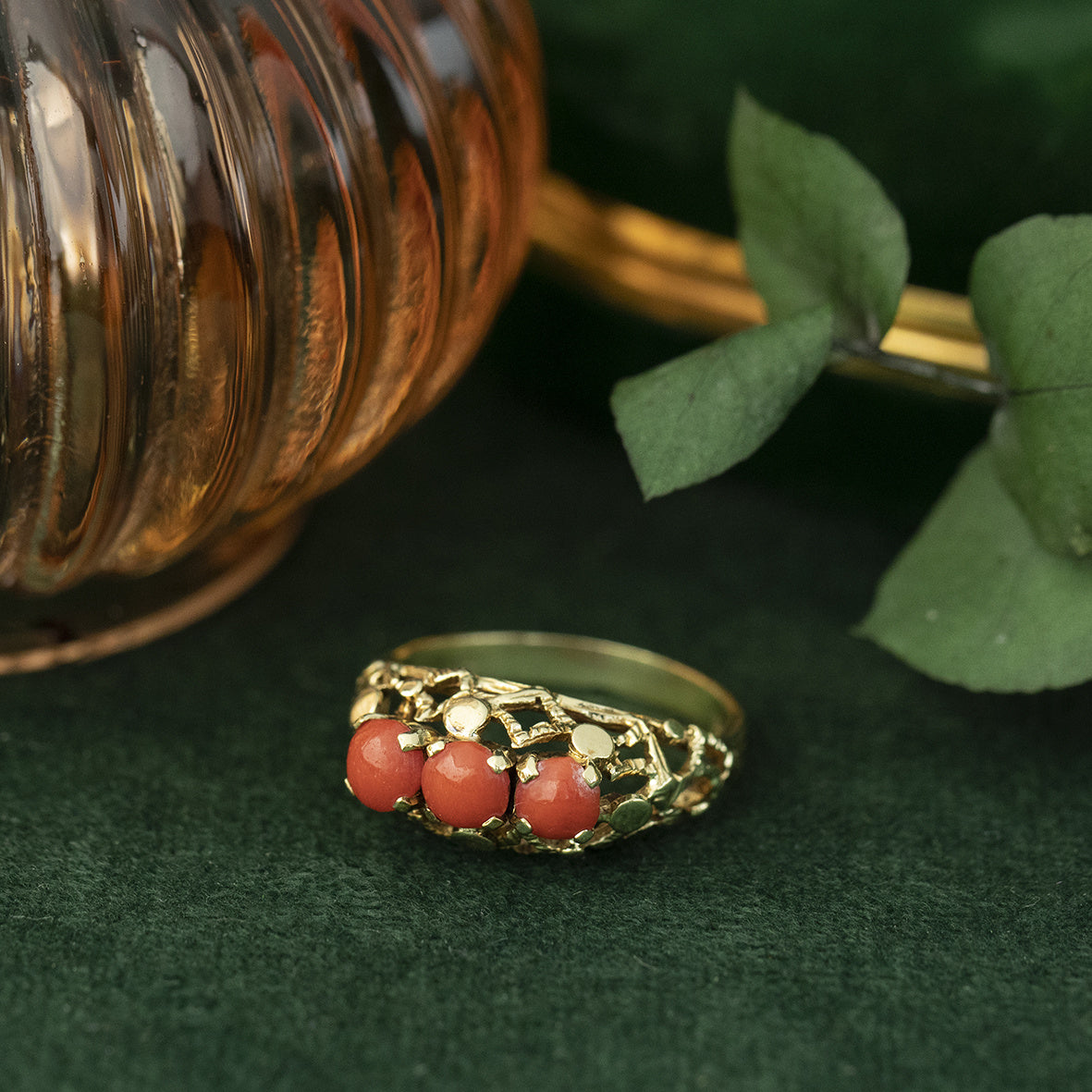 14 kt gold ring with blood coral