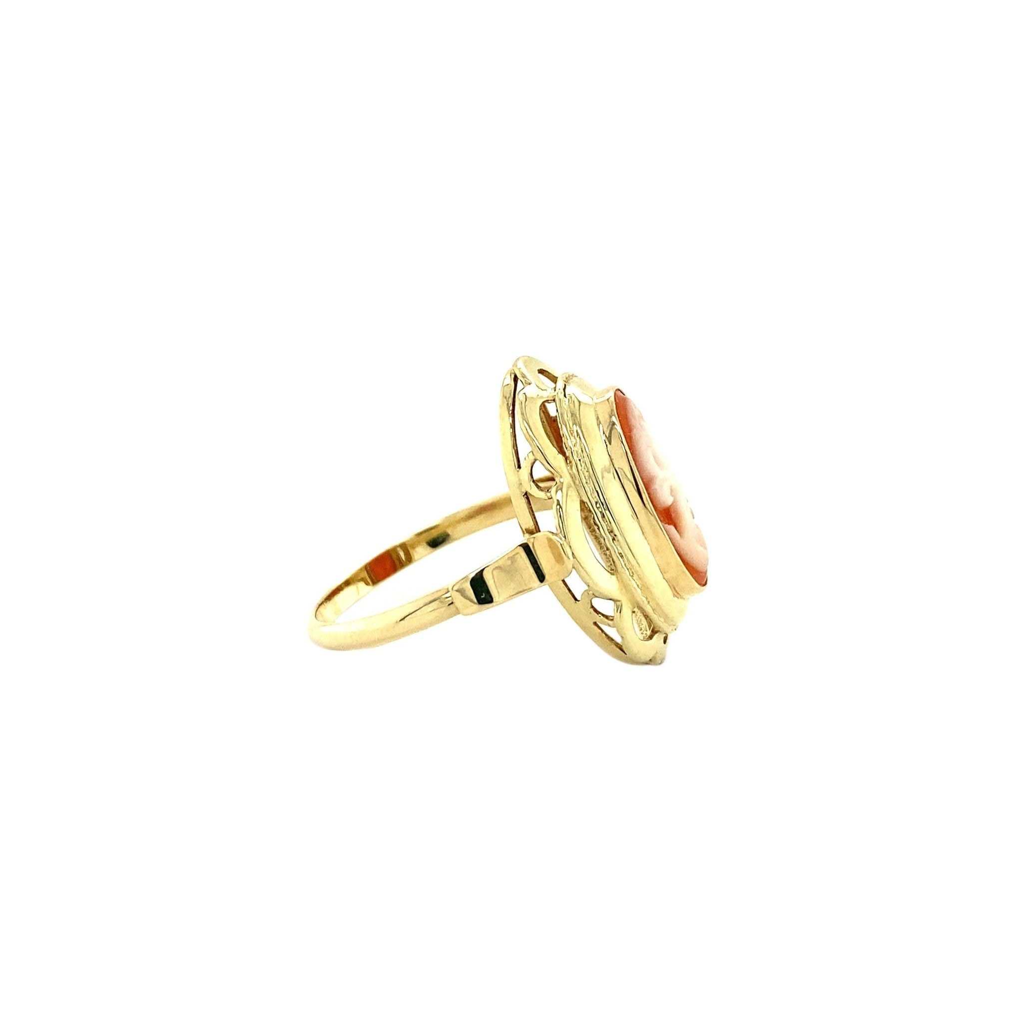 Gold ring with cameo, 14 kt