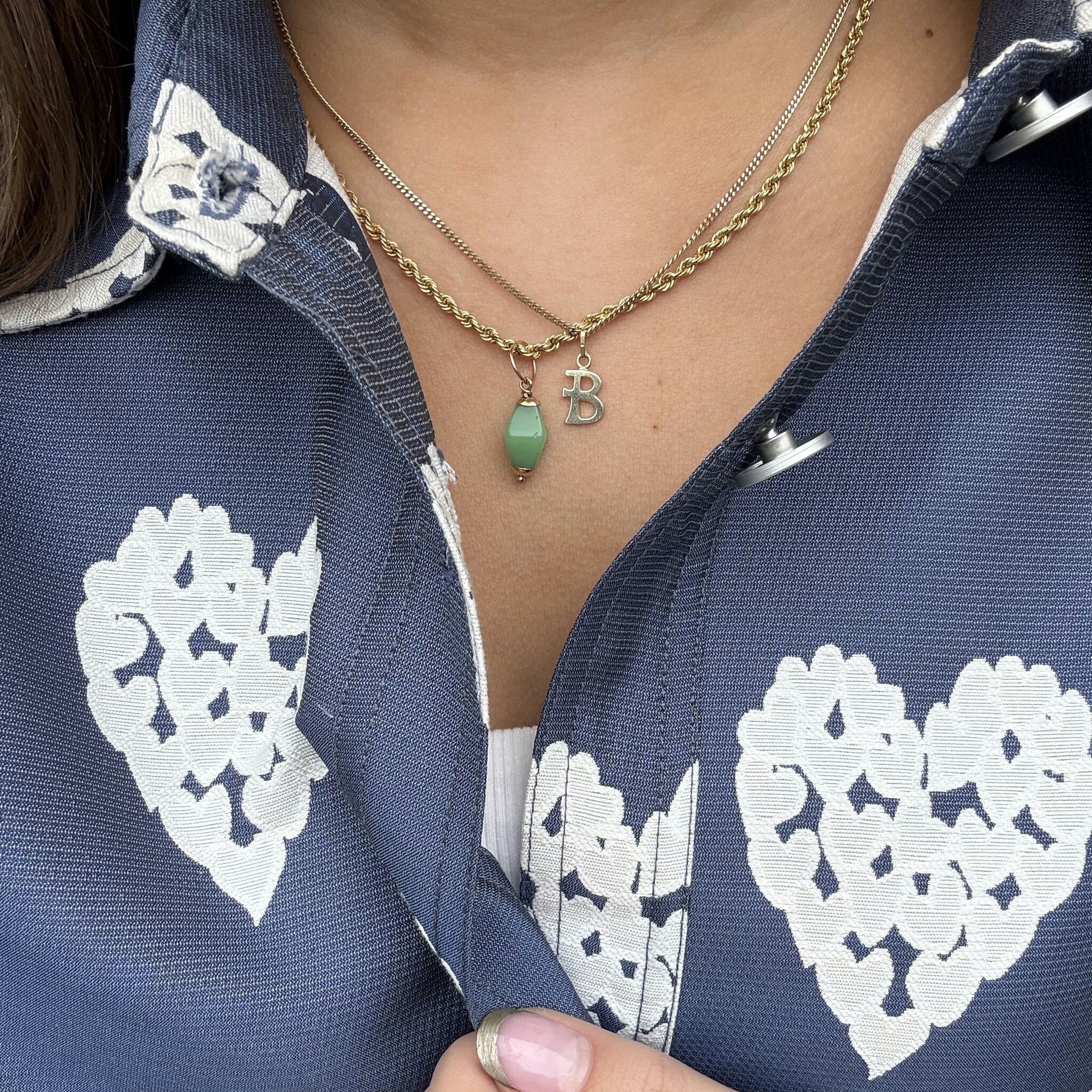14 kt vintage gold pendant with a green opal