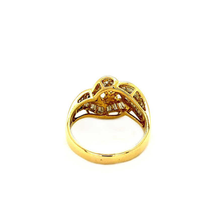 18 kt gold ring with diamond