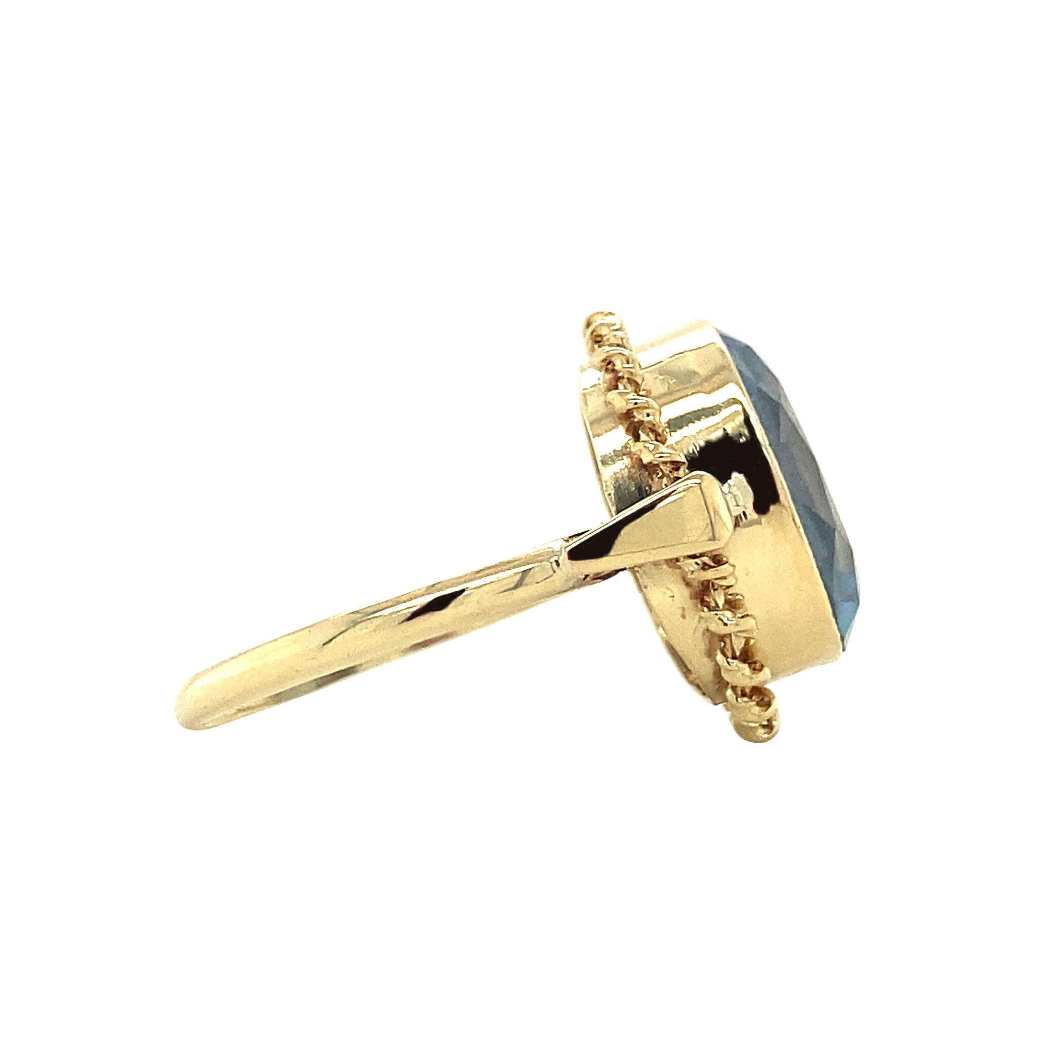 Gold ring with spinel 14 krt