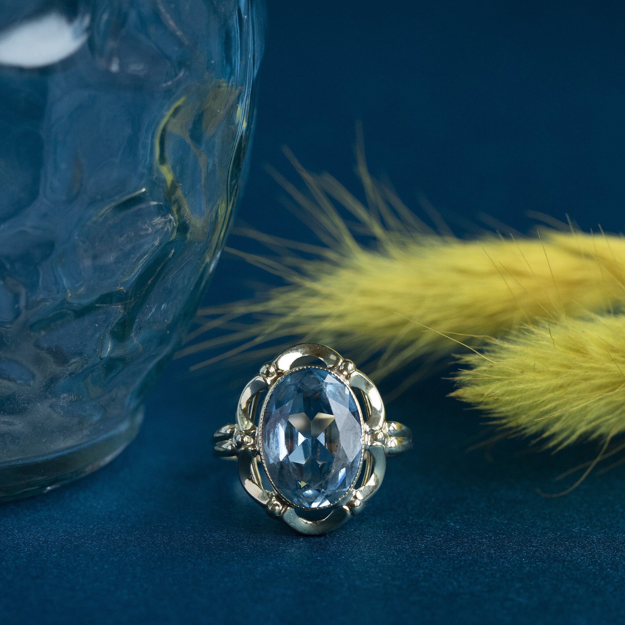 14 kt gold ring with topaz
