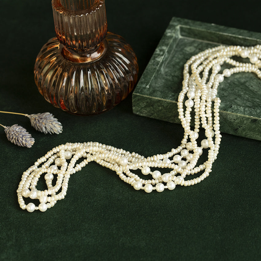Vintage pearl necklace with 14 kt gold clasp