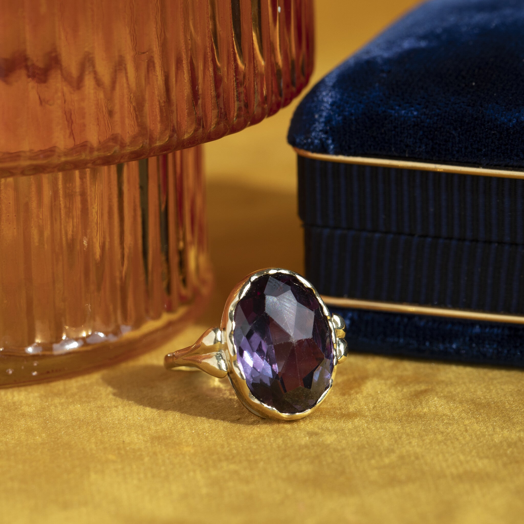 14 kt gold ring with purple sapphire