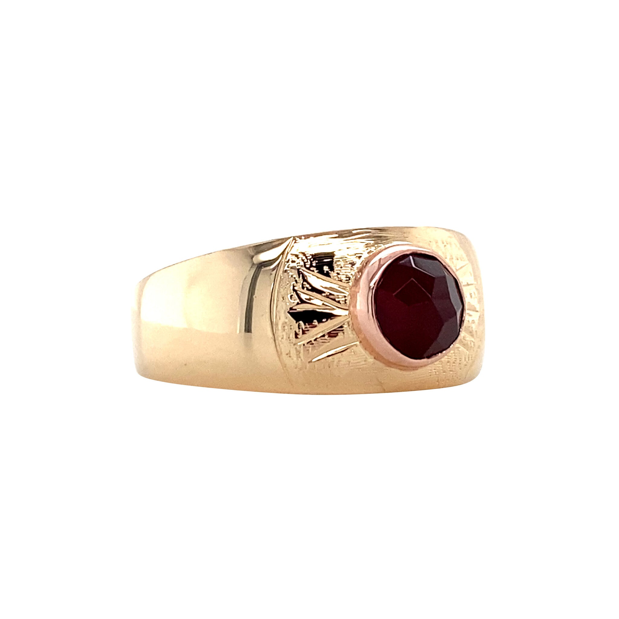 Gouden vintage ring met carneool 14 krt