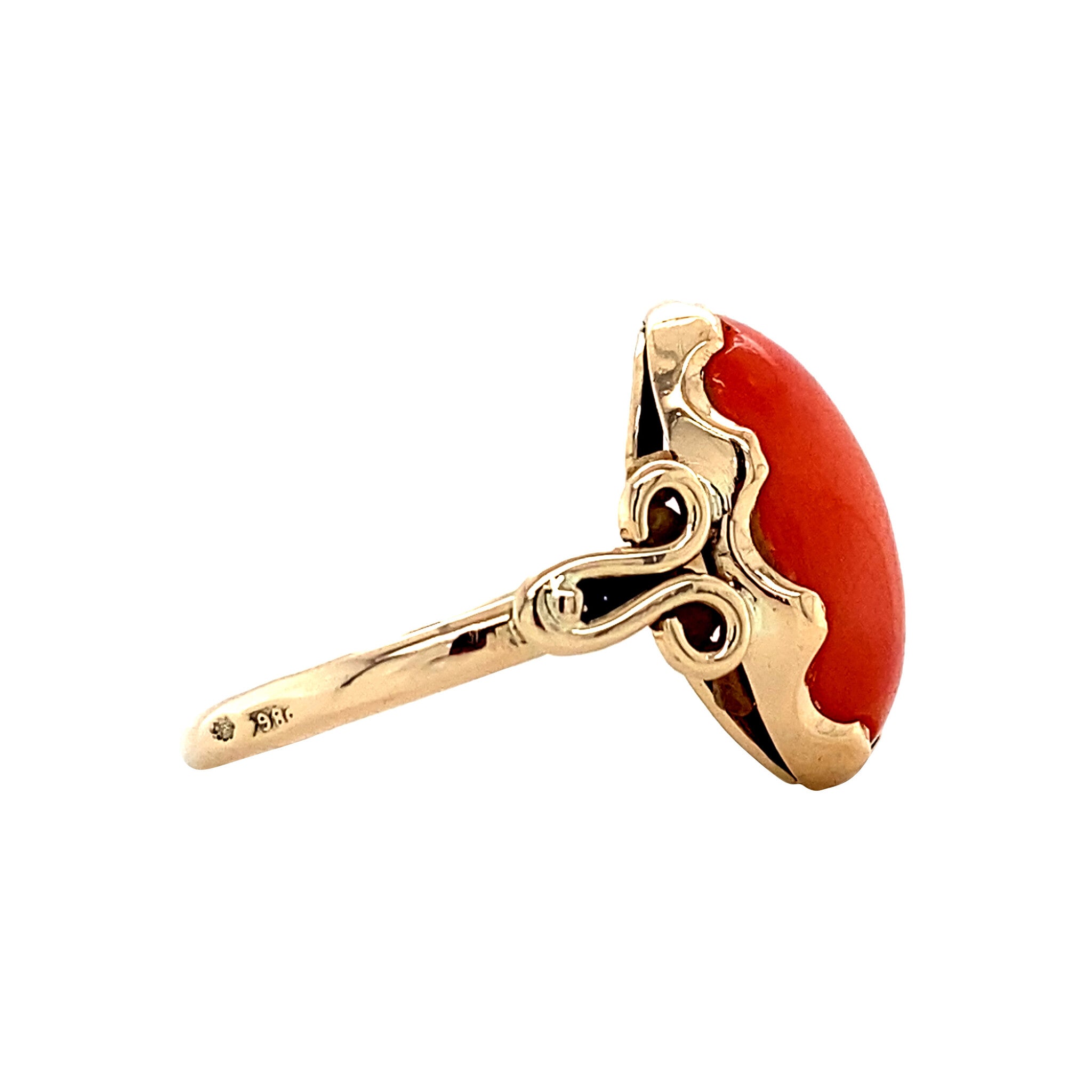 Gold ring with blood coral 14 kt