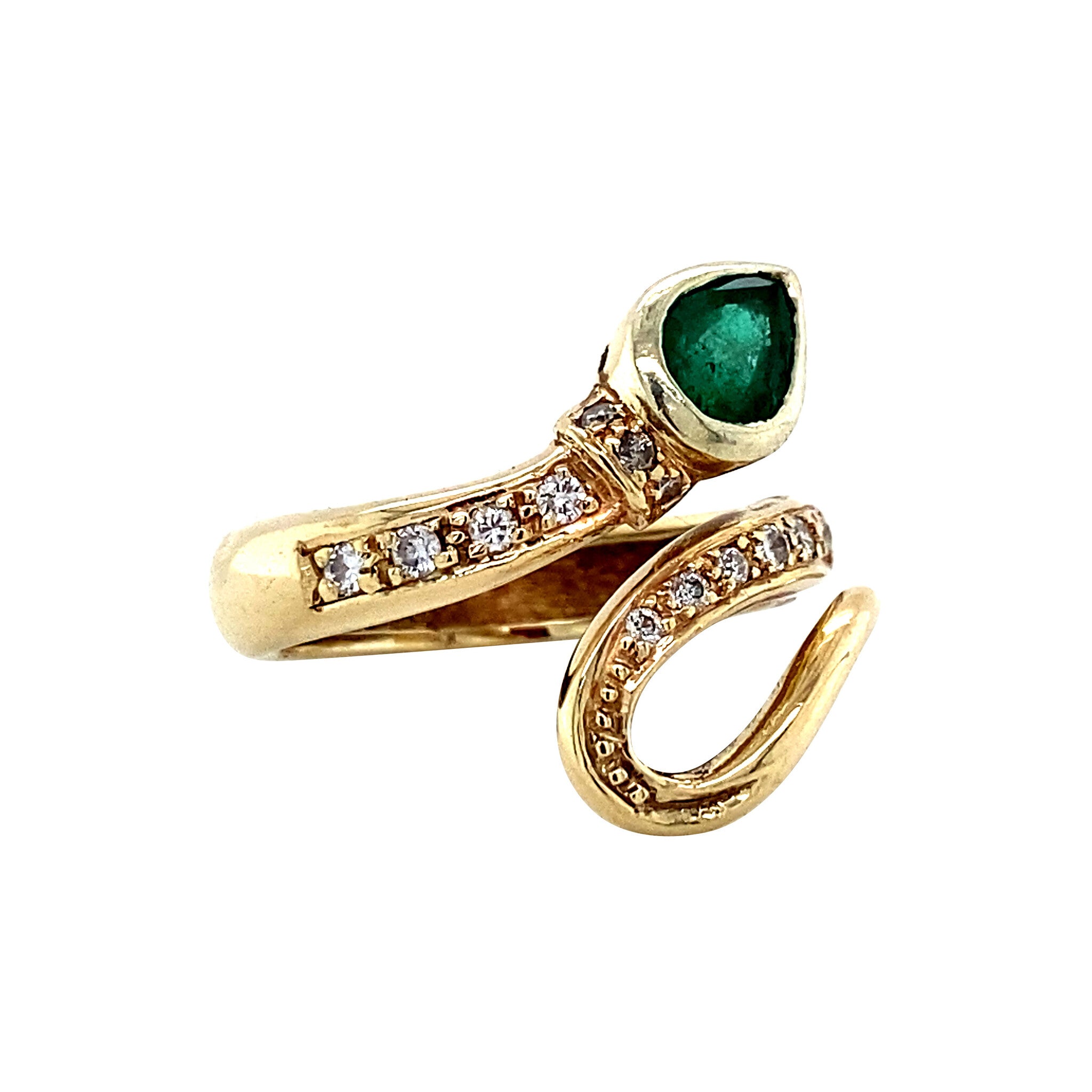 14 kt gold ring with emerald and diamond