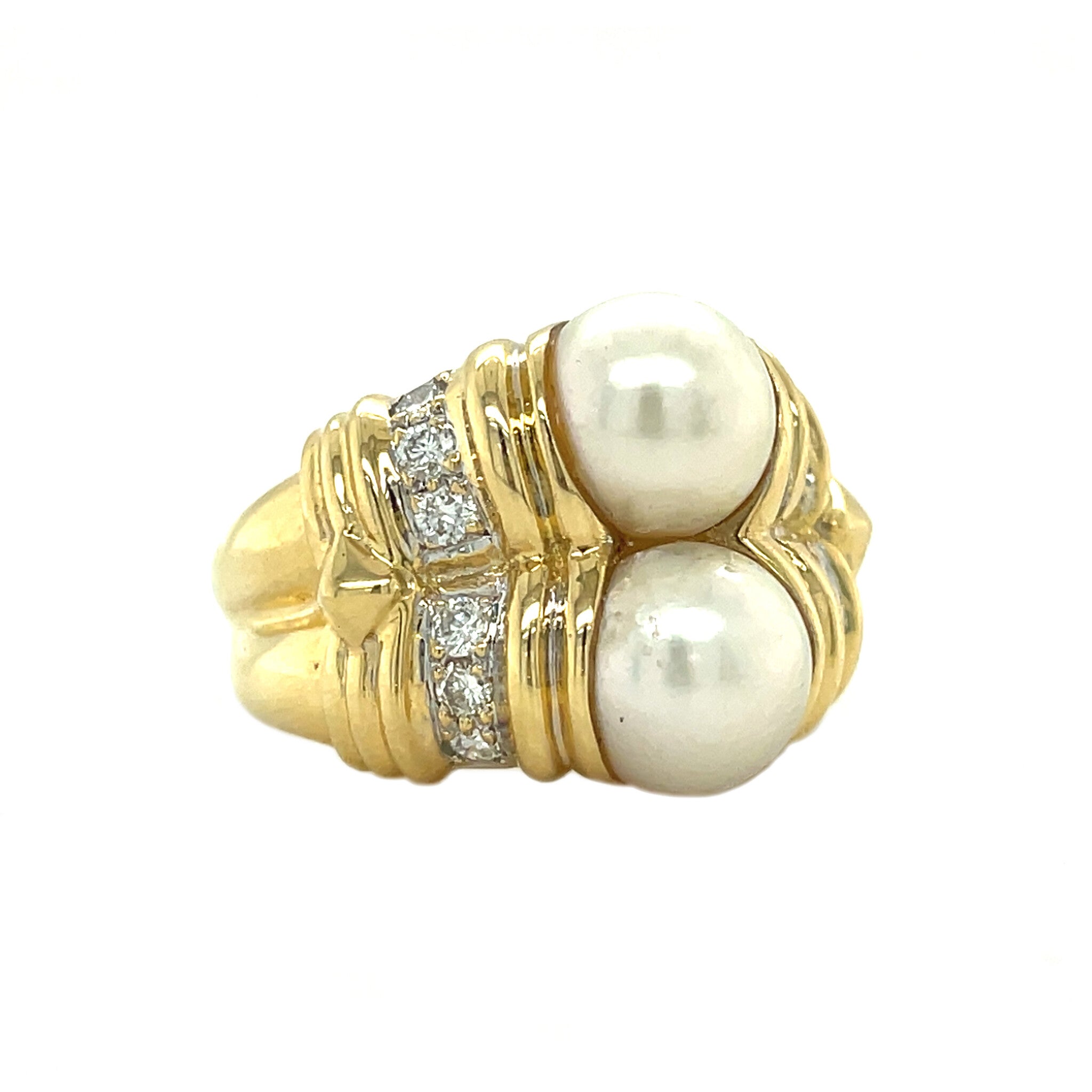 Yellow gold vintage ring with pearl and diamond 18 kt