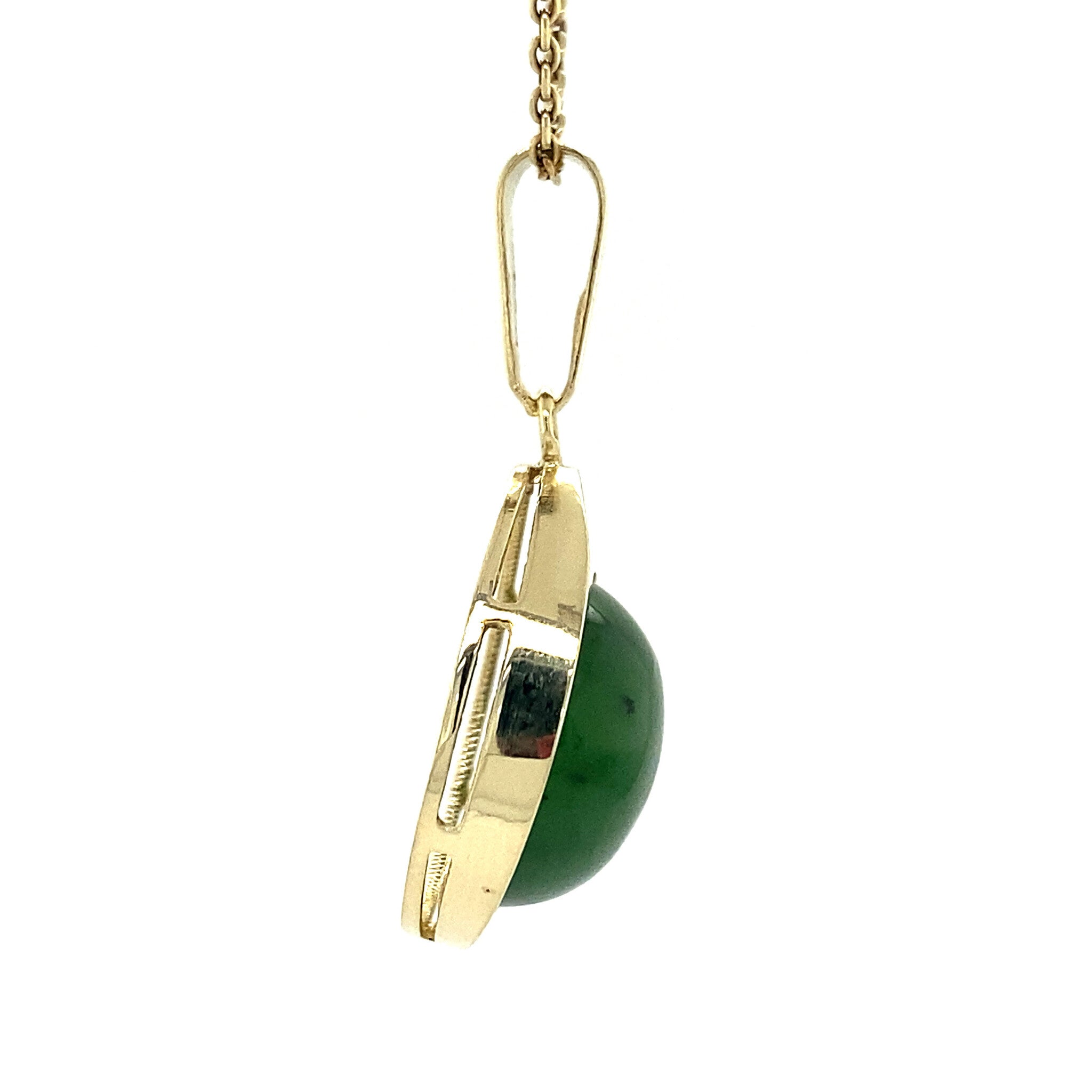 14 kt gold pendant with nephrite