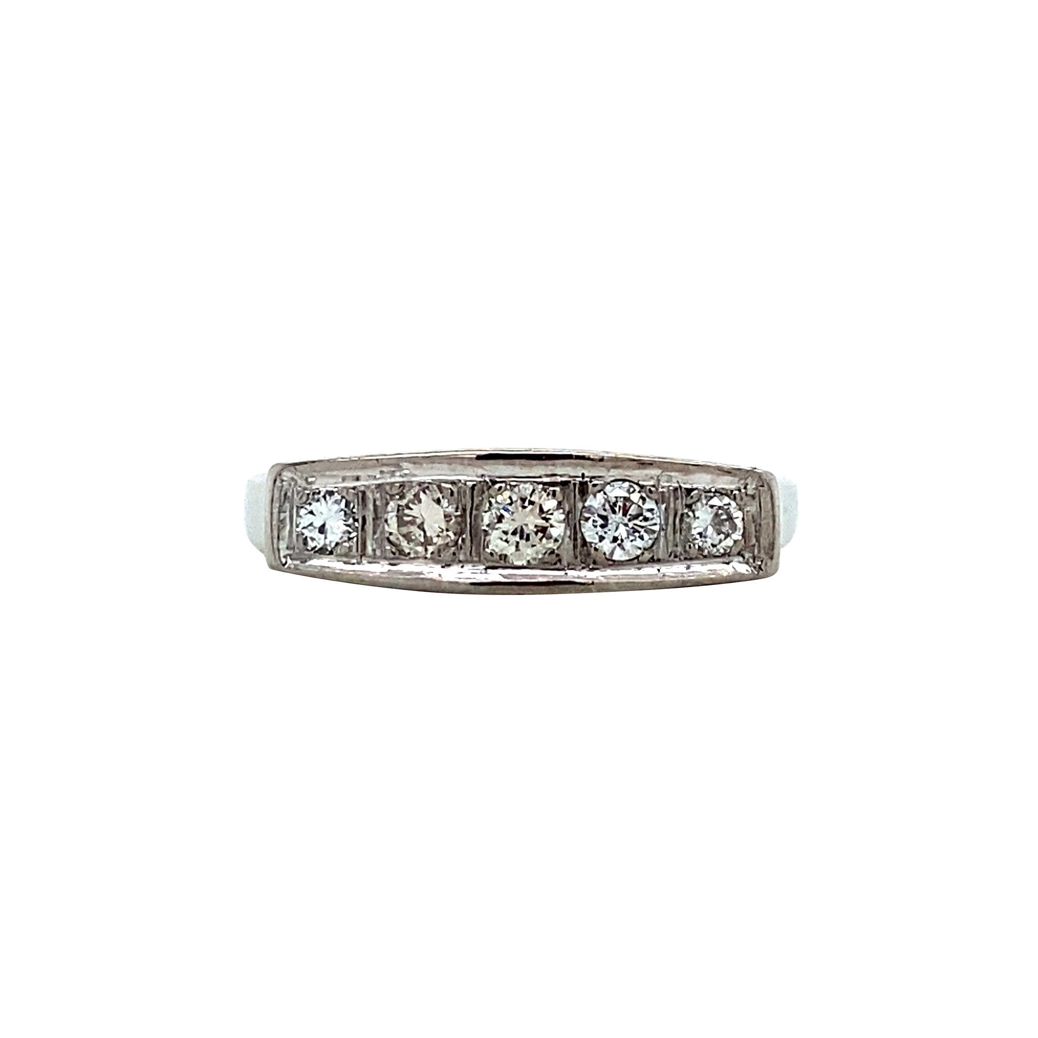14 kt white gold diamond band