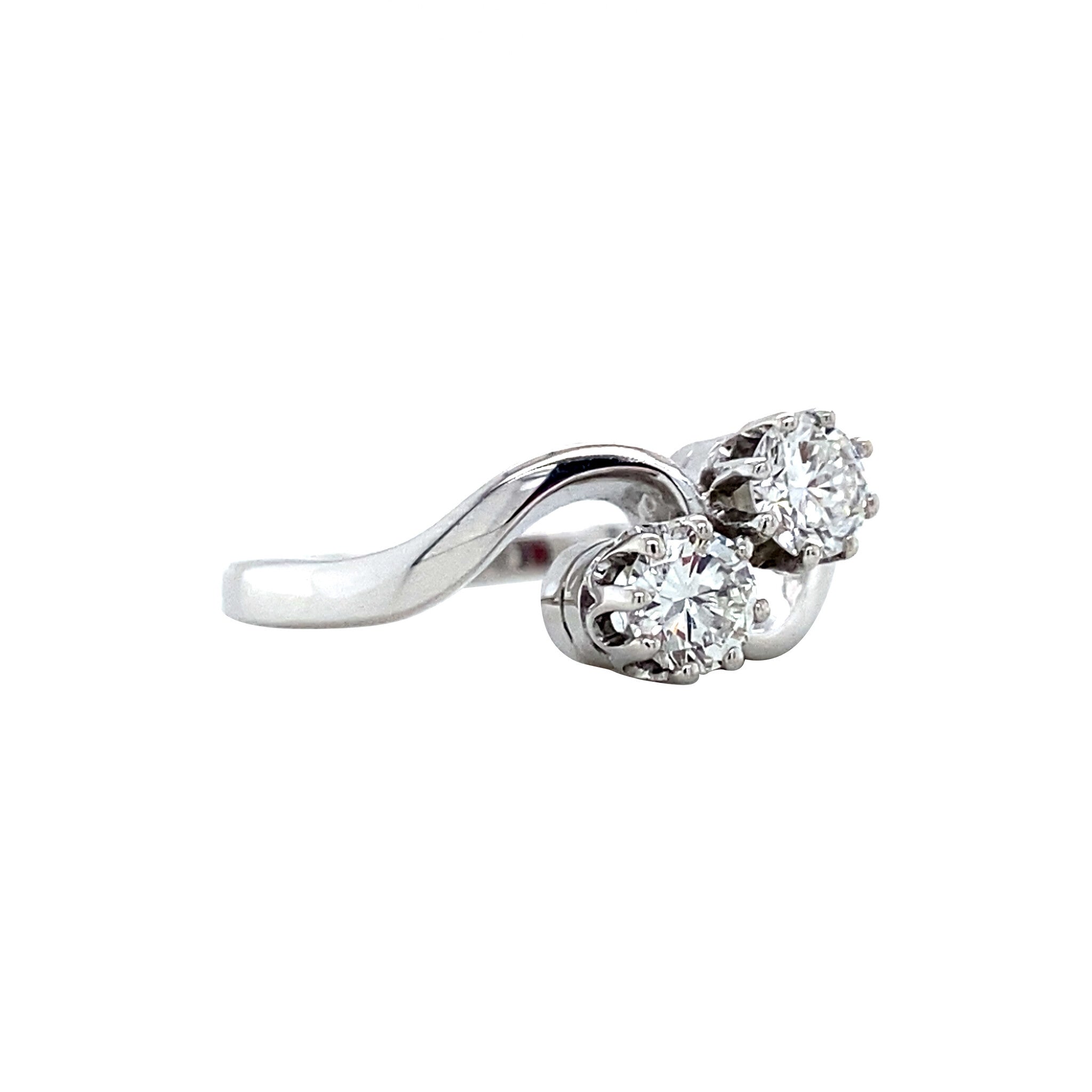 White gold signet ring with diamond 14 kt