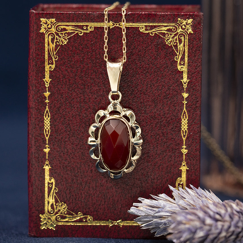 Gouden vintage hanger met carneool 14 kt