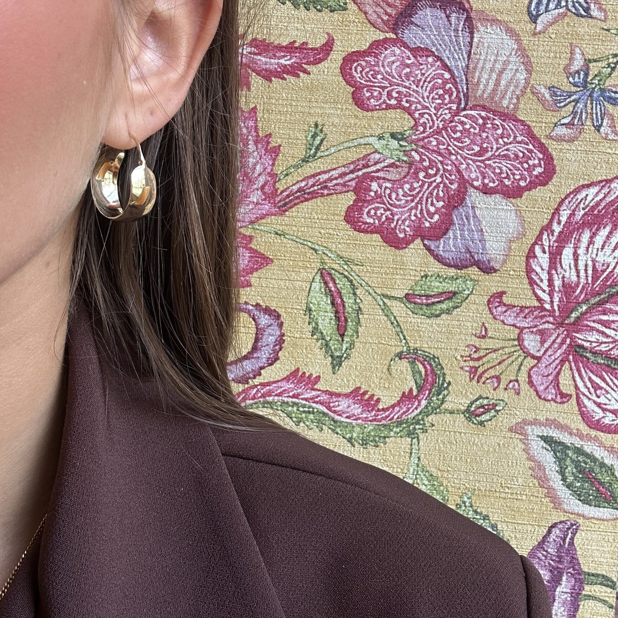 Vintage smooth gold hoop earrings, 14 kt