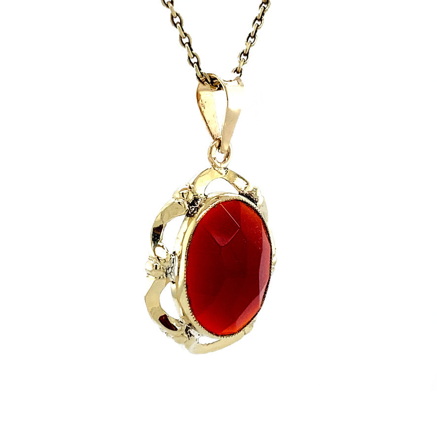 Gold pendant with carnelian 14 kt