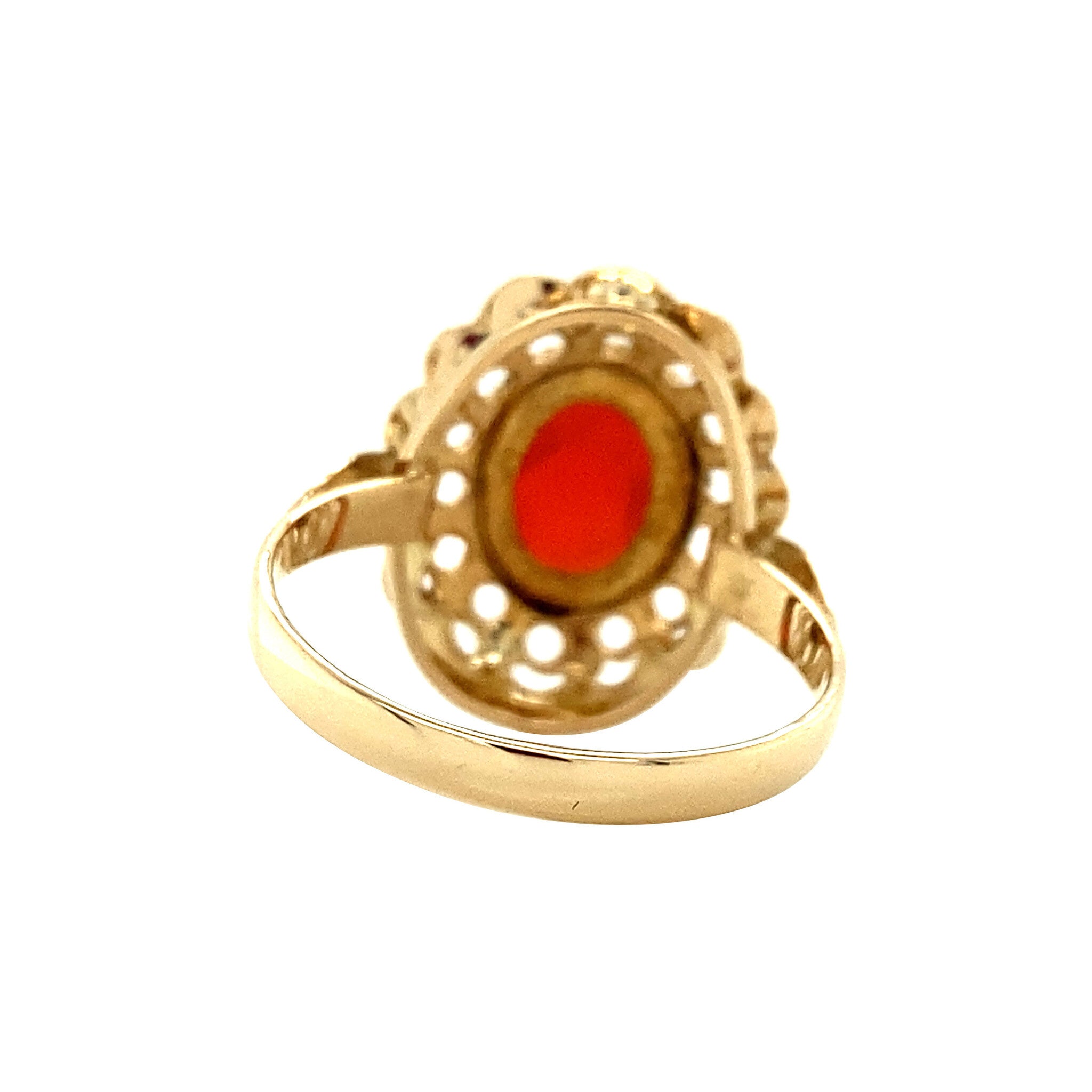 14 kt gold ring with carnelian.