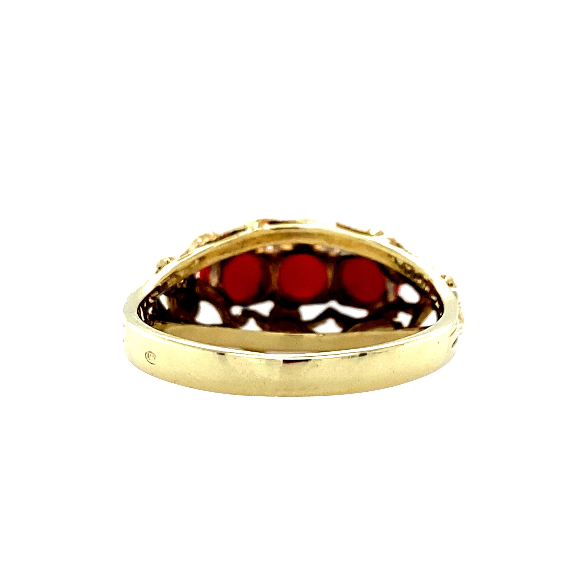 14 kt gold ring with blood coral