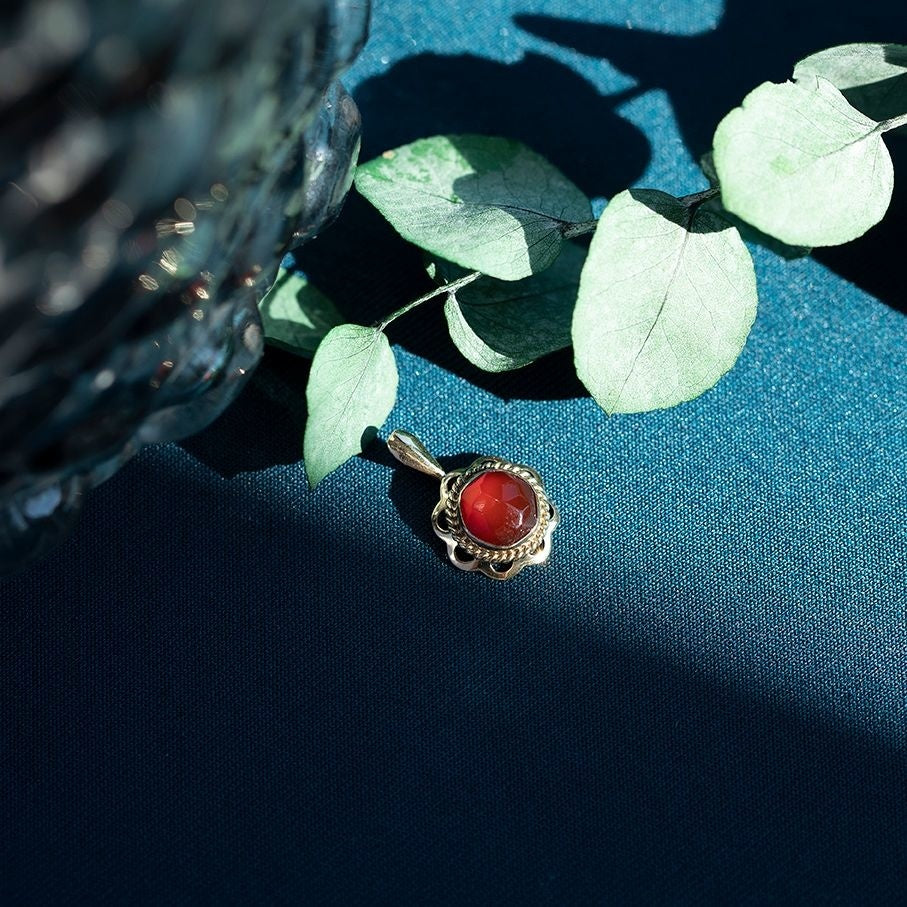 Gouden hanger met carneool 14 krt