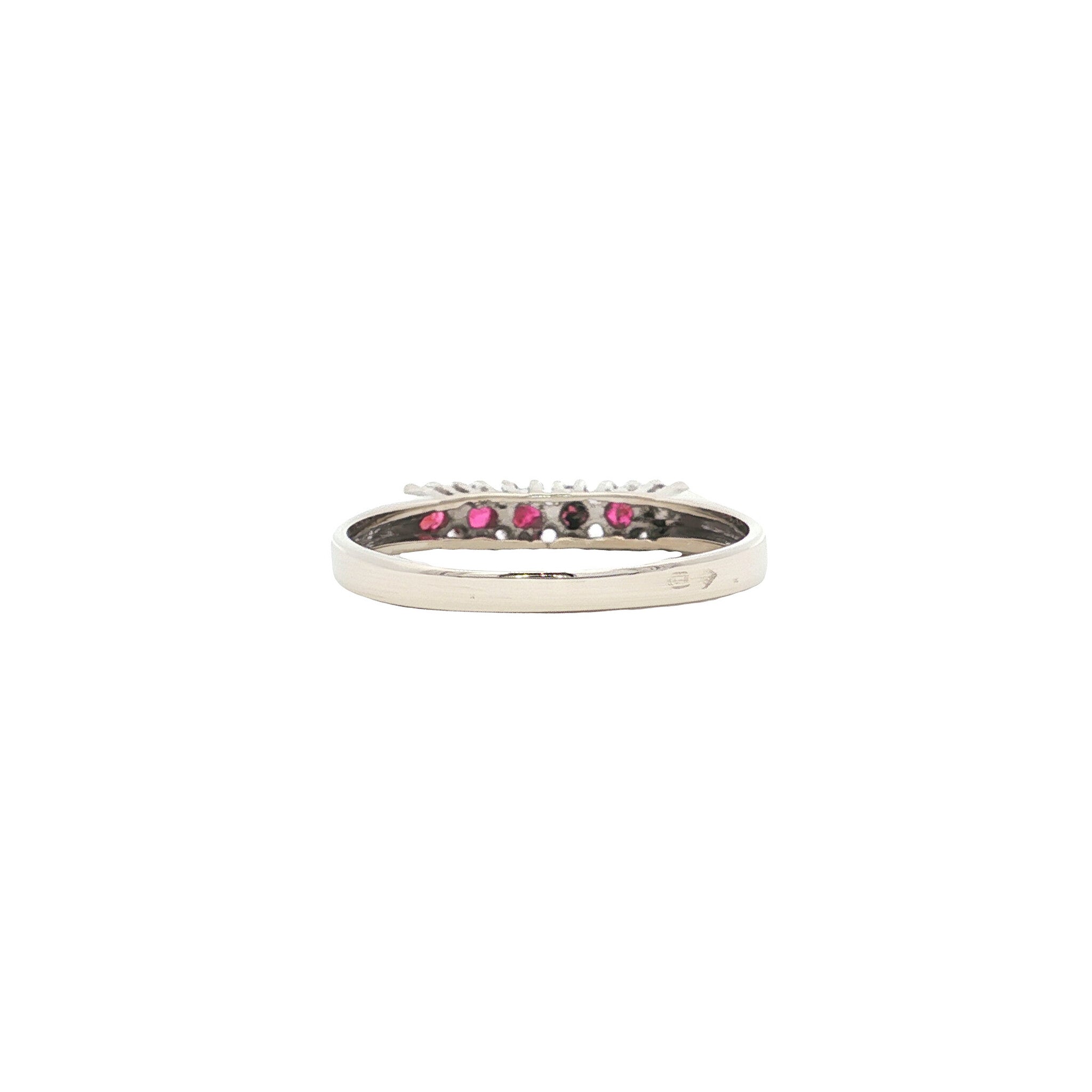 White gold row ring with ruby 14 kt
