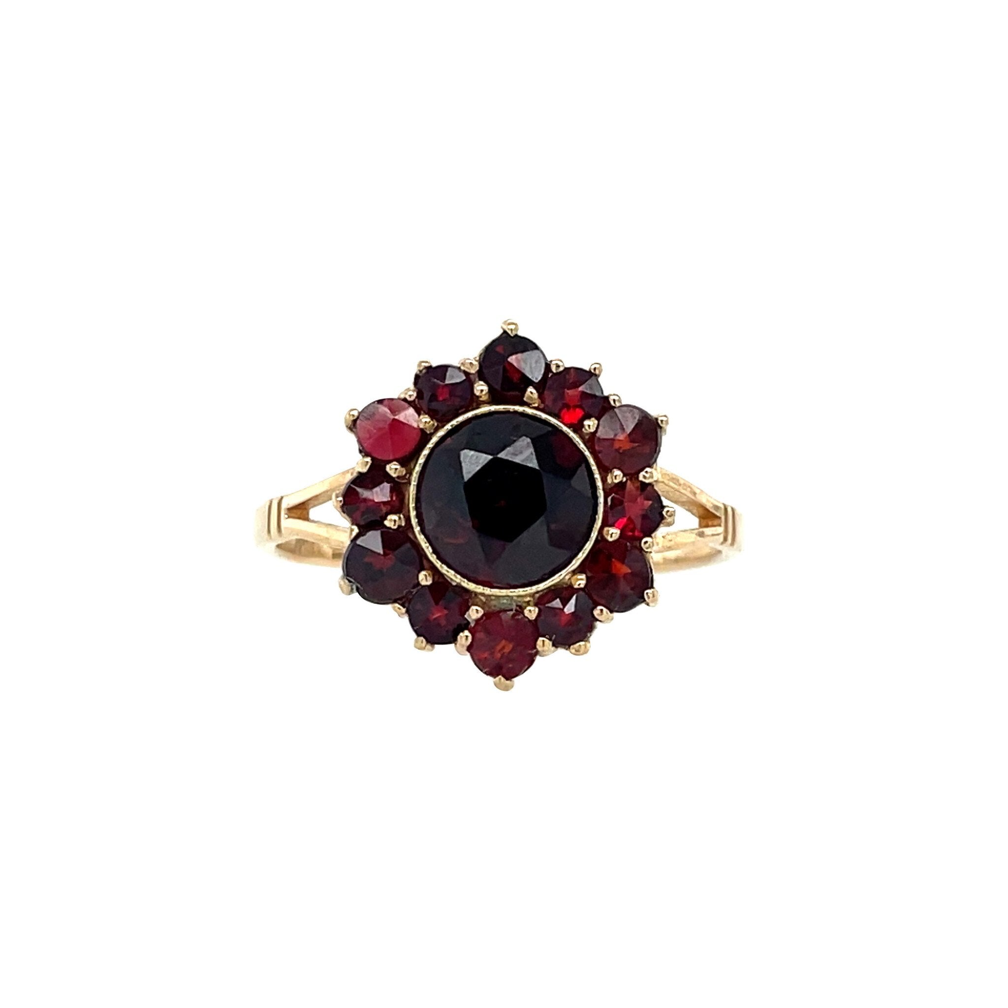 14 kt gold vintage cluster ring with garnet
