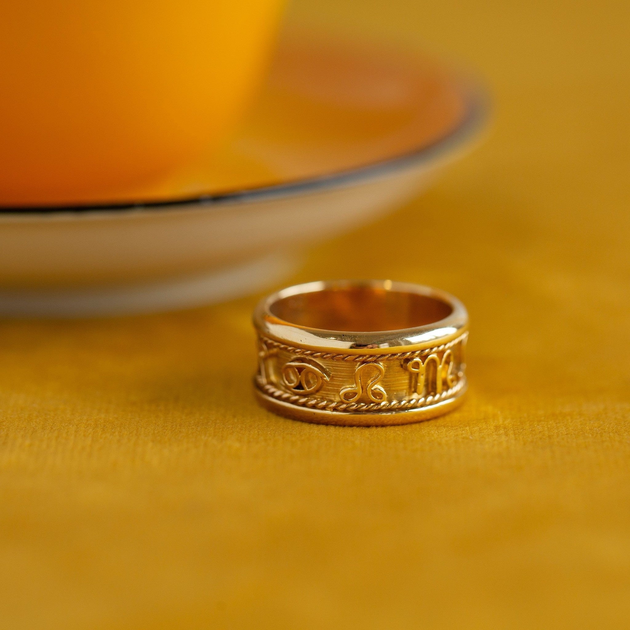 Gouden sterrenbeeld ring 18 krt