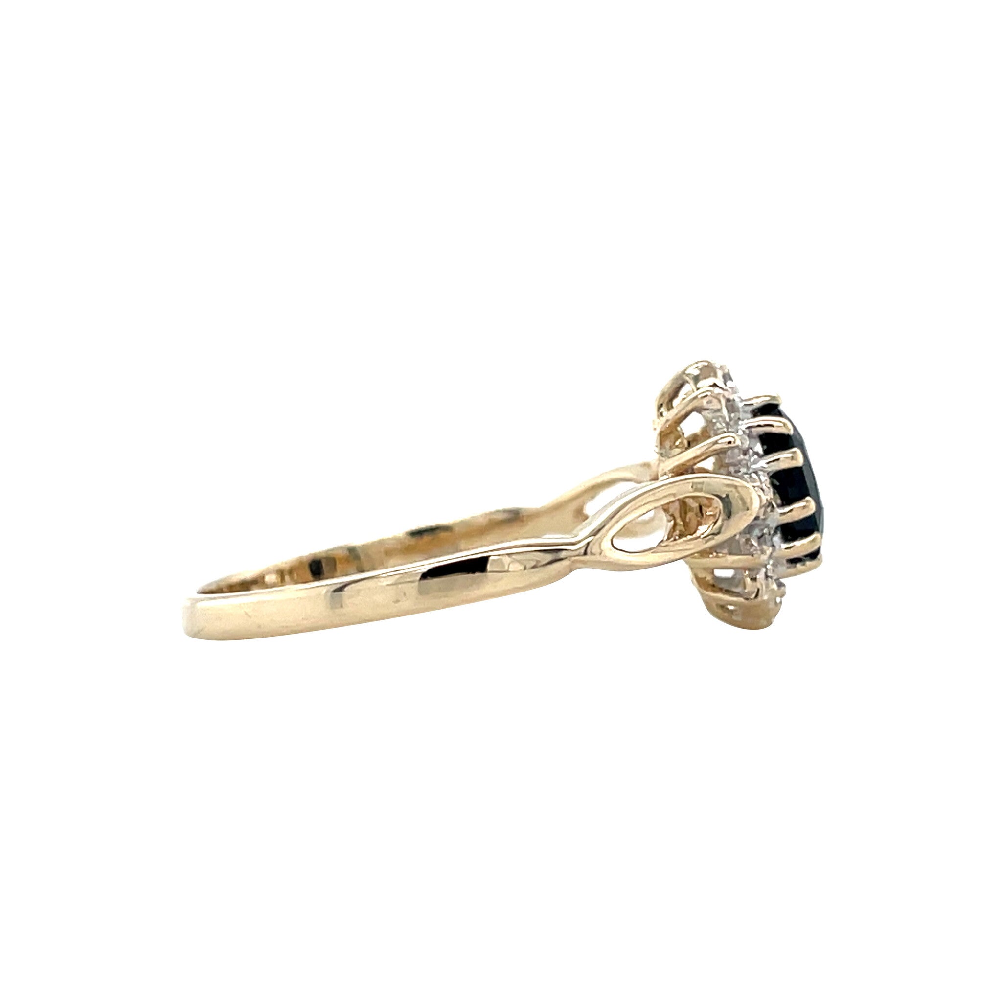 Gouden vintage entourage ring met saffier en diamant 14 krt