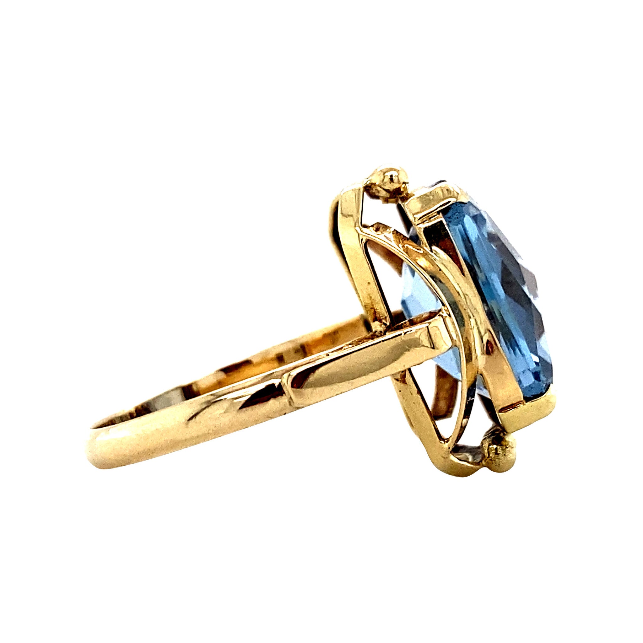 Gold ring with blue spinel 14 kt