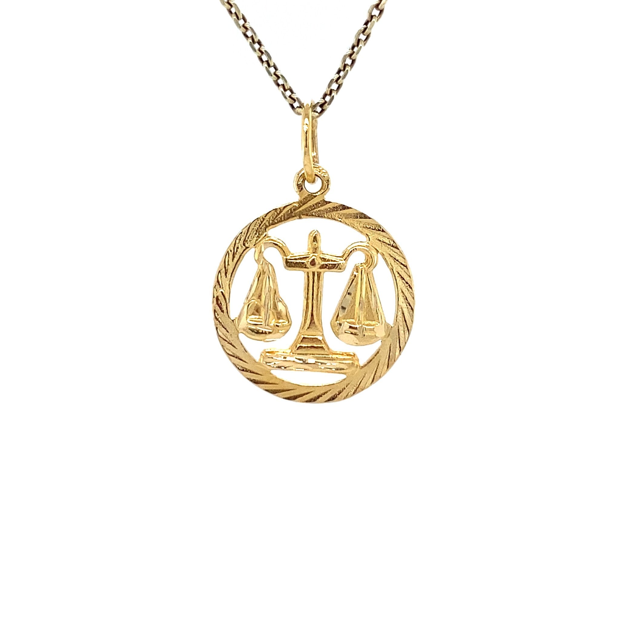 Vintage 14 kt gold scale pendant