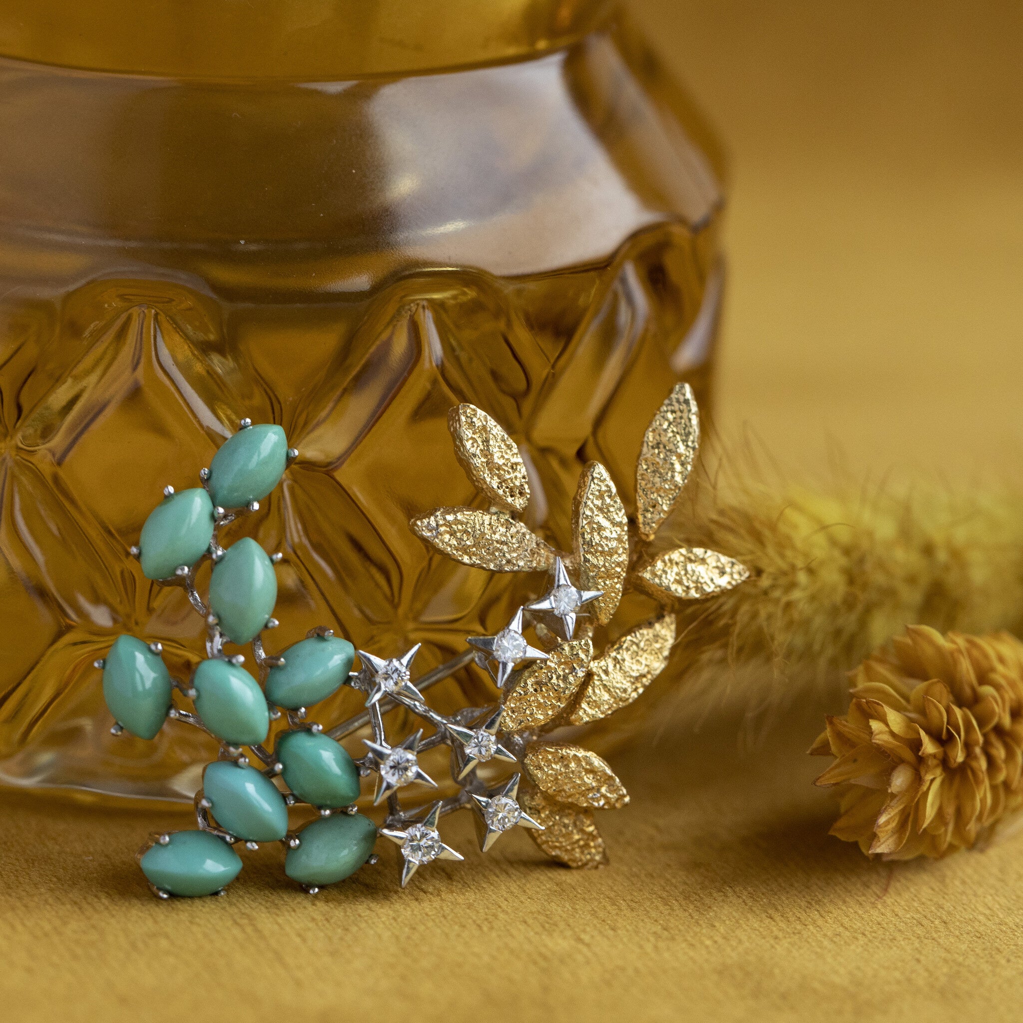 Gouden broche met turkoois en diamant 18 krt