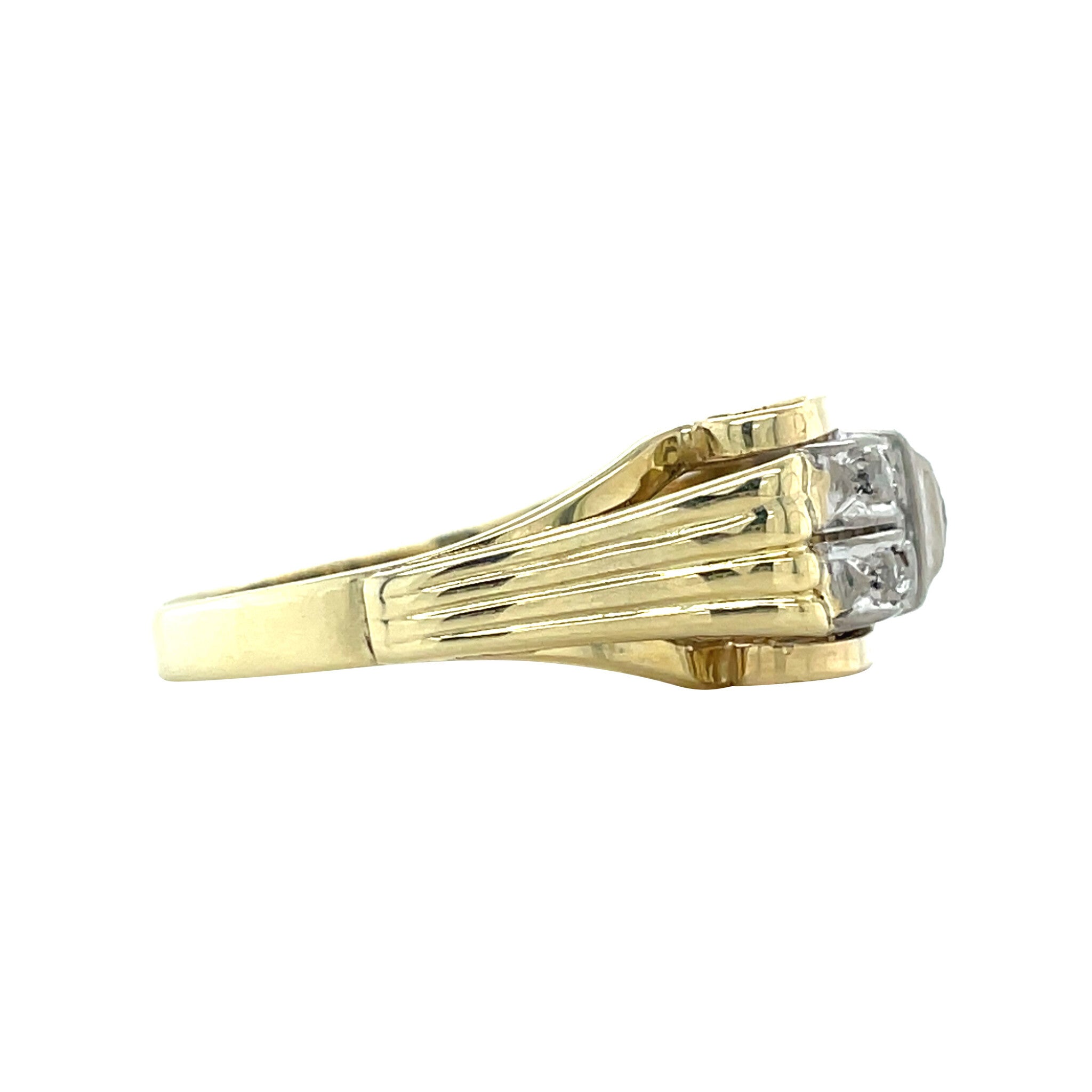 Vintage 14 kt gold ring with diamond