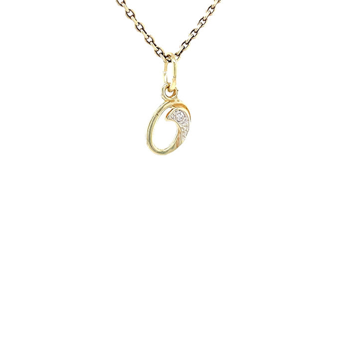 Golden vintage letter 'O' pendant with diamond 14 kt