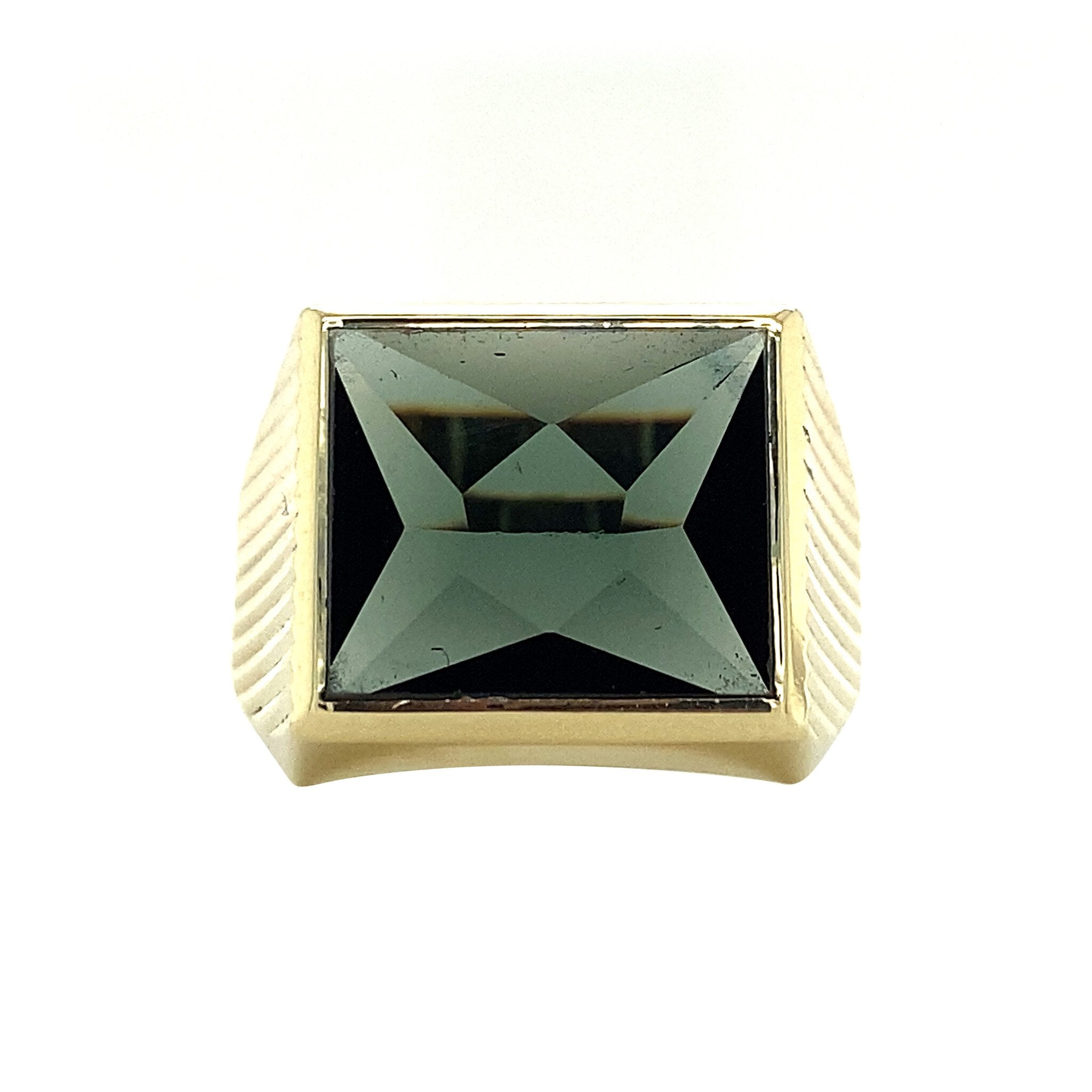 Gold ring with green spinel 14 krt