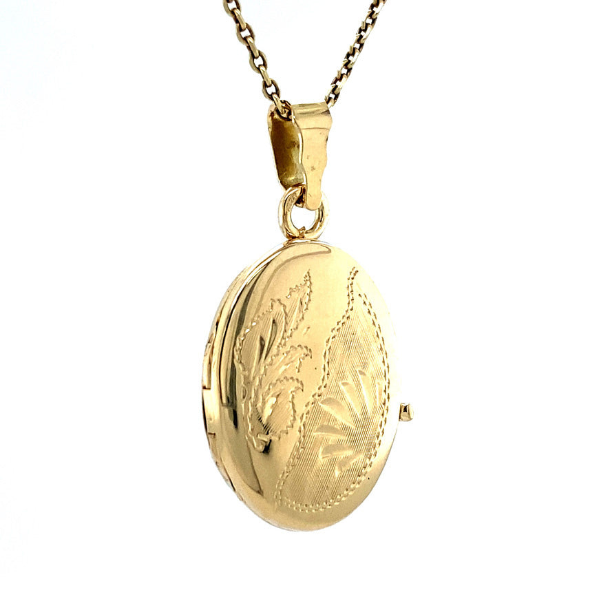 Gold locket with engraving 14 krt