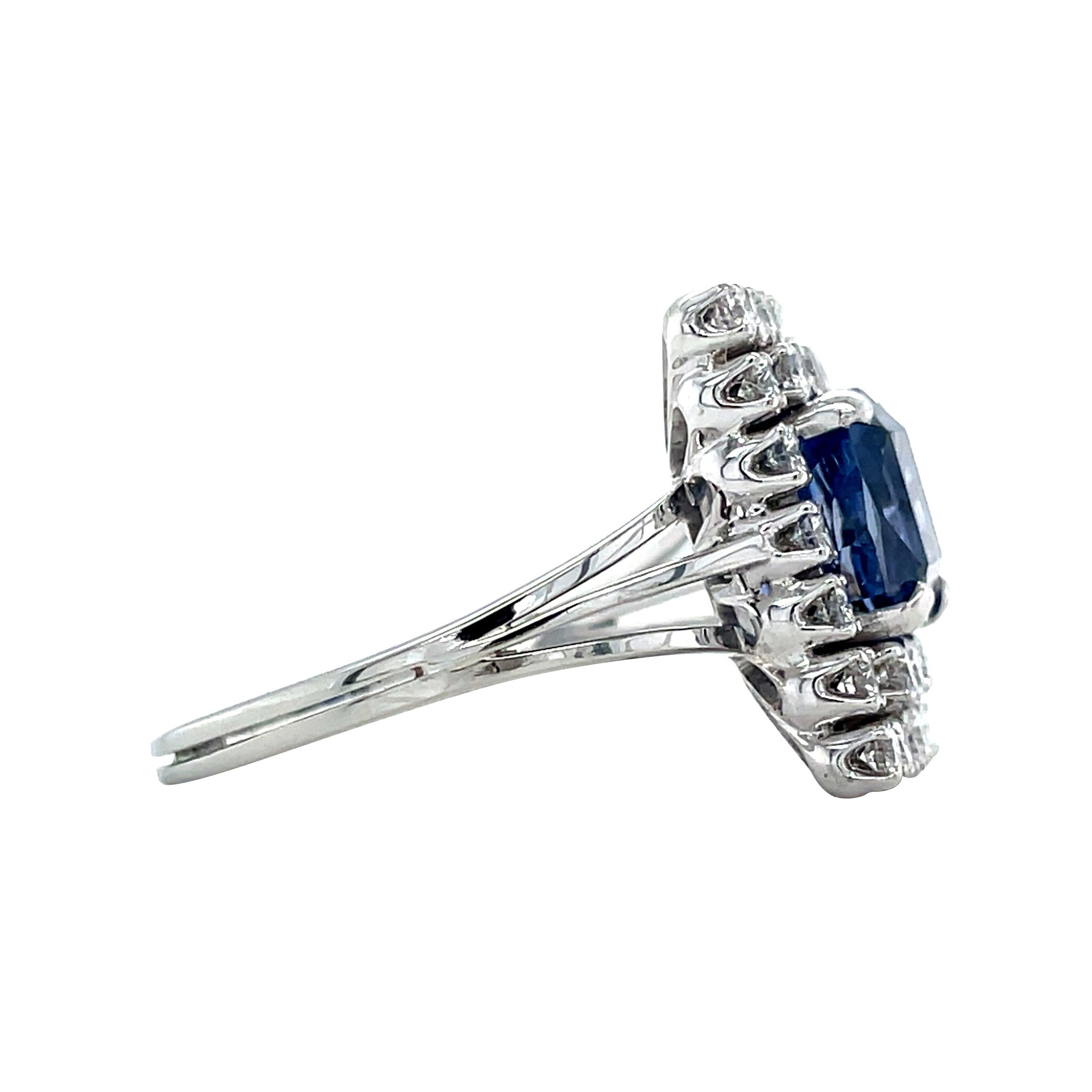 White gold vintage ring with sapphire and diamond 14 kt